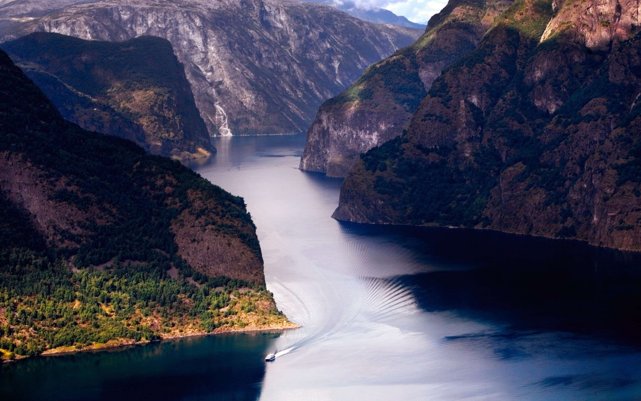 motion, outdoors, landscape, 2K, non-urban scene, flowing water, hydroelectric power, beauty in nature, river, ranve, mountain, flowing, environment, tranquil scene, HD Wallpaper