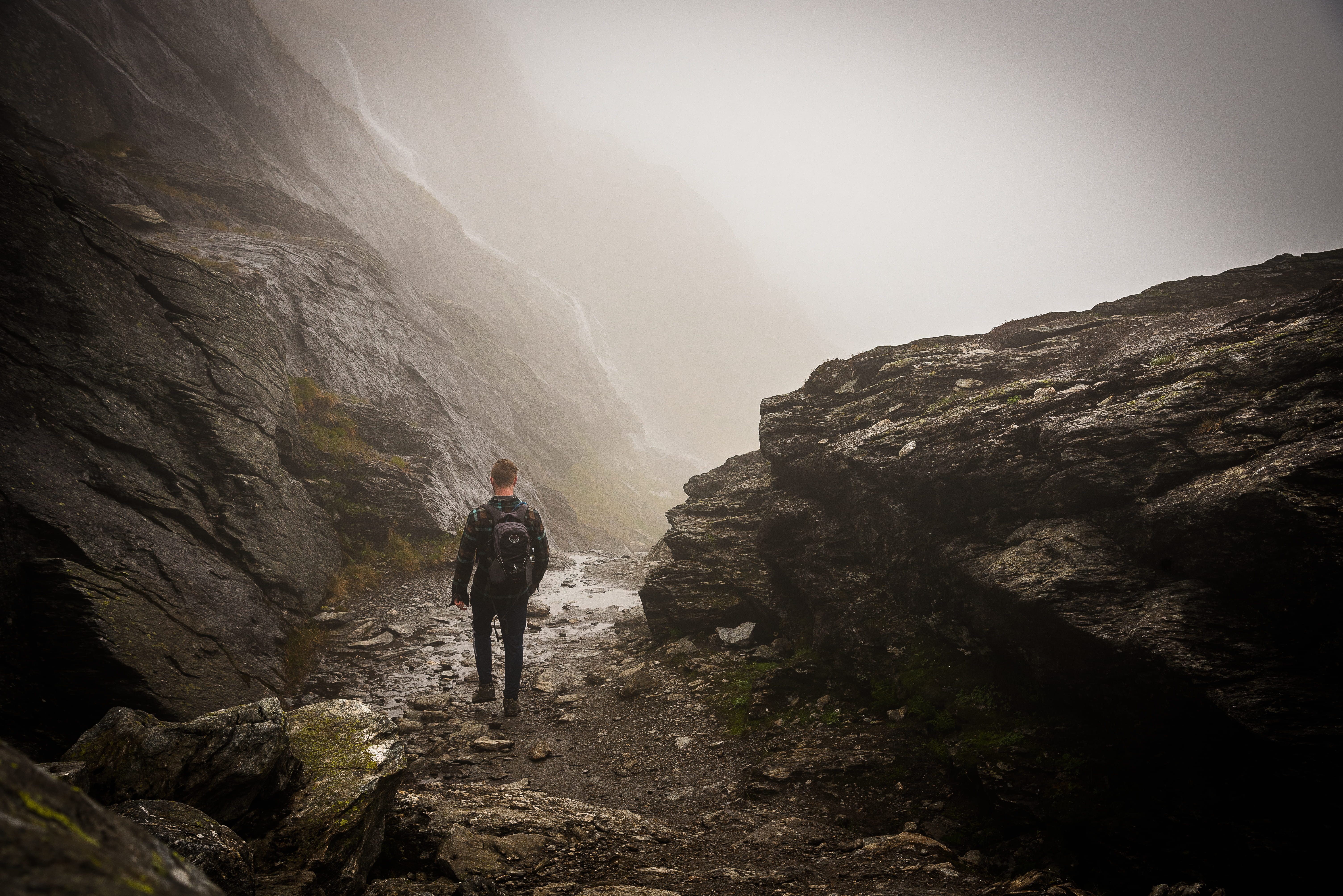 full length, foggy, walking, trolltunga, fog, solid, nature, leisure activity, hiking, desolate, rock, rock - object, activity, outdoor, unknown, outdoors, HD Wallpaper
