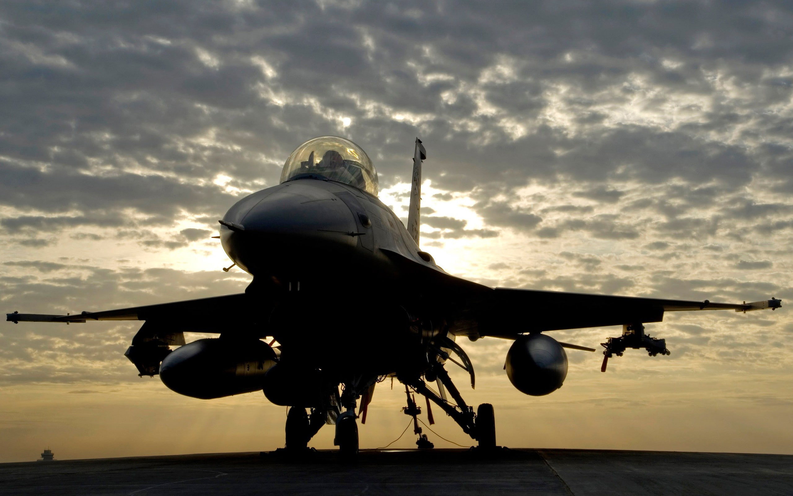 General Dynamics F-16 Fighting Falcon, clouds, 2K, aircraft, military aircraft, HD Wallpaper