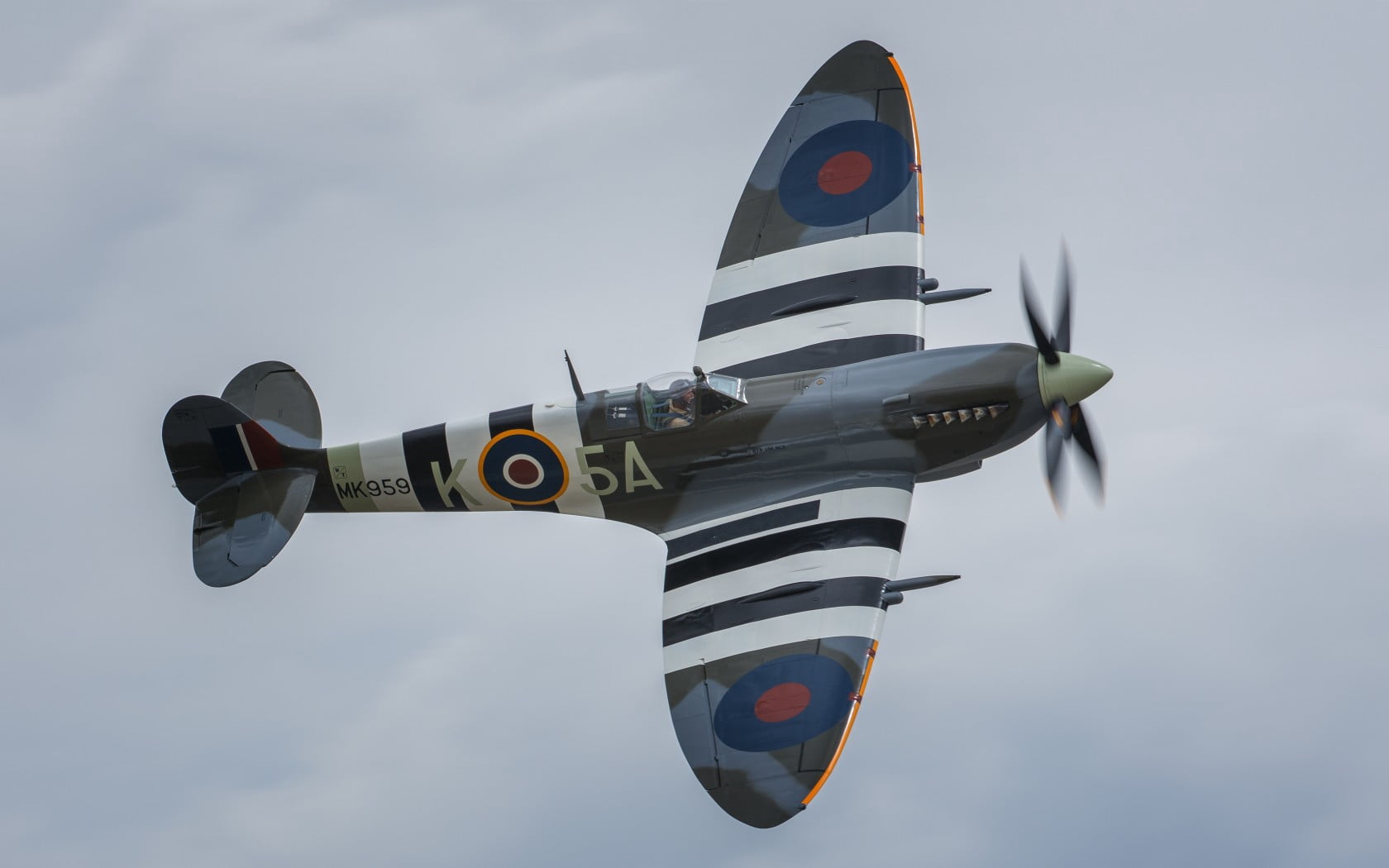aerospace Industry, weapon, plane, monoplane, army, mid-air, air, military Airplane, spitfire, airplane, nature, no people, on the move, cloud - sky, technology, HD Wallpaper