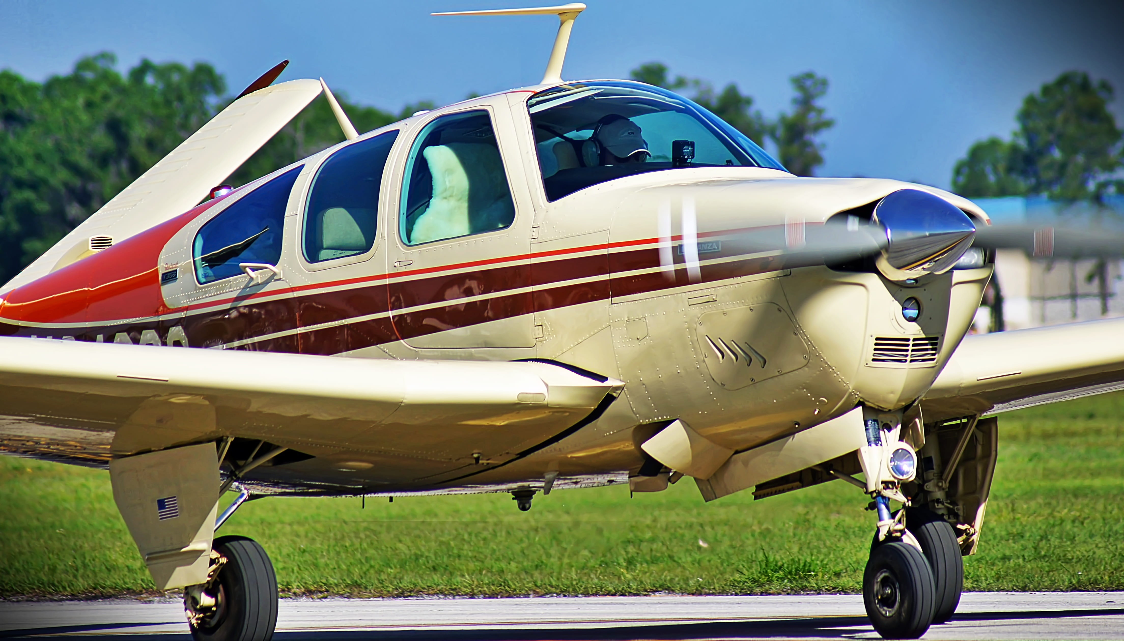 retro styled, air Vehicle, passenger, white, mode of Transport, military, propeller airplane, Aviation, landing - Touching Down, sky, aircraft Wing, Airplane, HD Wallpaper