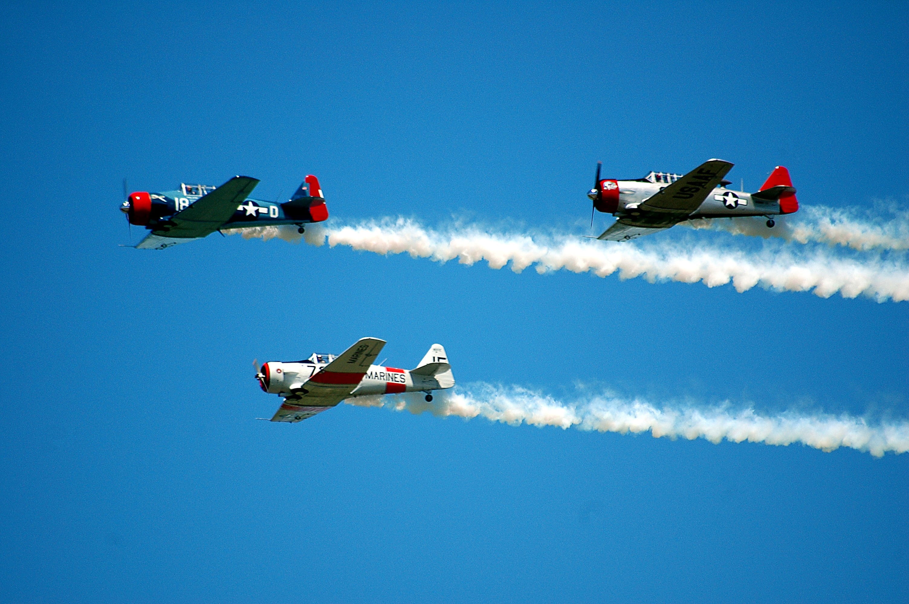 on the move, smoke - physical structure, acrobatic, aerobatic, high, aviation, clear sky, sky, aerobatics, transportation, trail, mid-air, motion, transport, HD Wallpaper