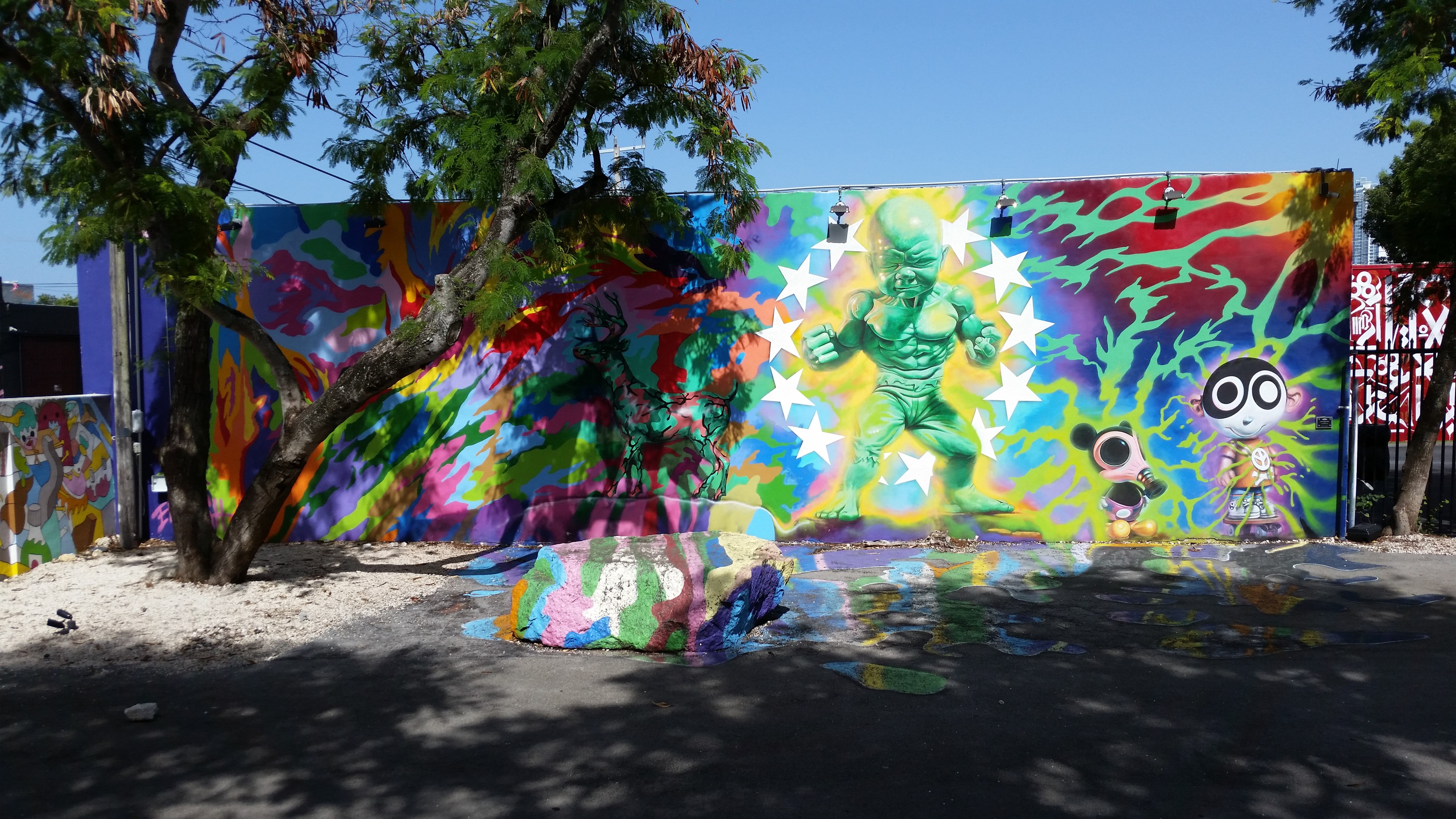 day, wall - building feature, graffiti, sunlight, clear sky, floral pattern, no people, multi colored, red, Miami, blue, 5K, wall, building exterior, green, HD Wallpaper