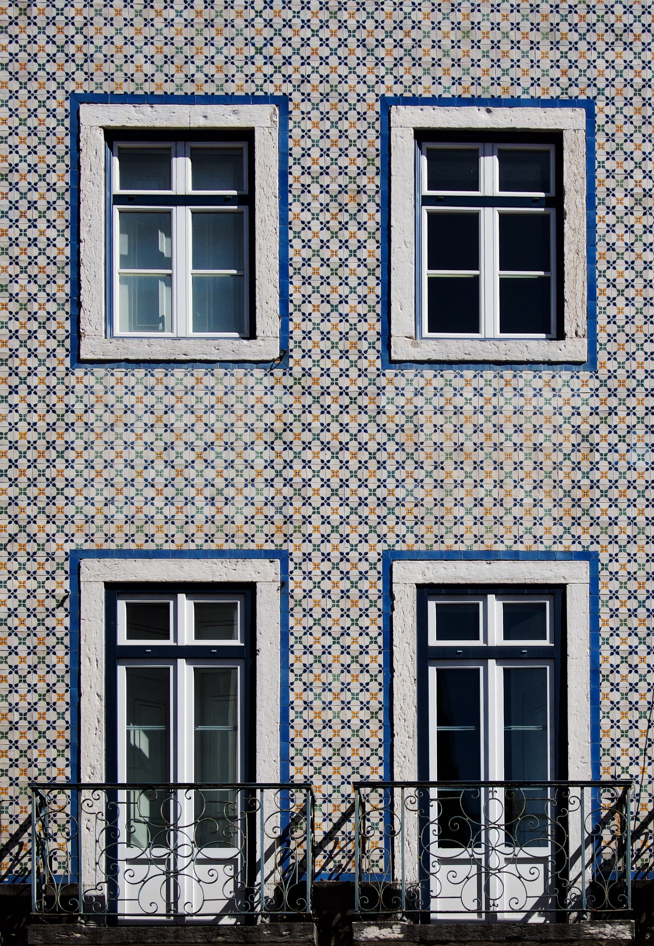 mosaic, full frame, day, no people, built structure, residential district, tile, closed, building exterior, glass - material, window, concrete, windows, Phone HD Wallpaper