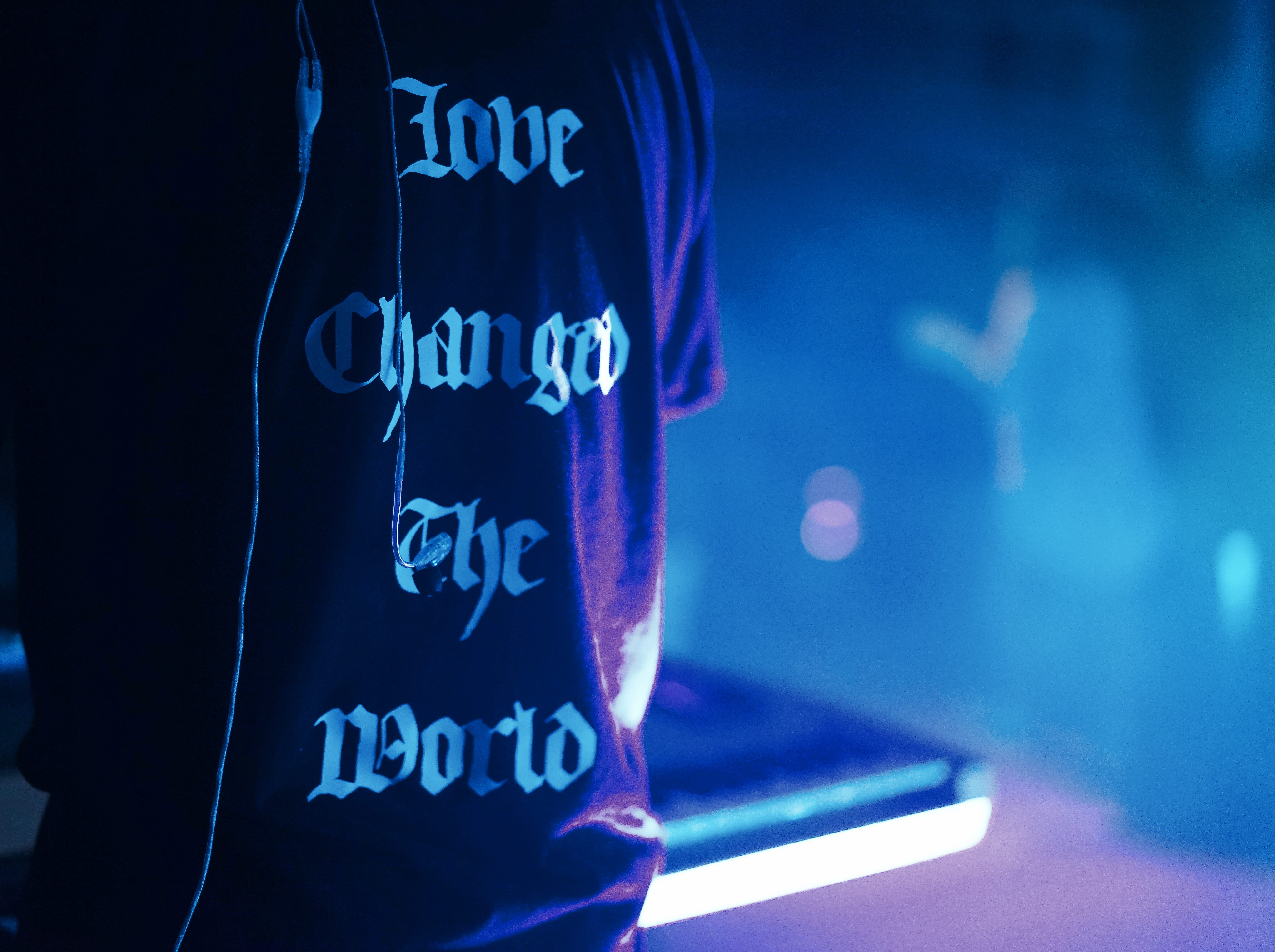 streetwear, emotion, western script, sign, 5K, indoors, illuminated, people, purple, men, retail, music, technology, arts culture and entertainment, event, HD Wallpaper