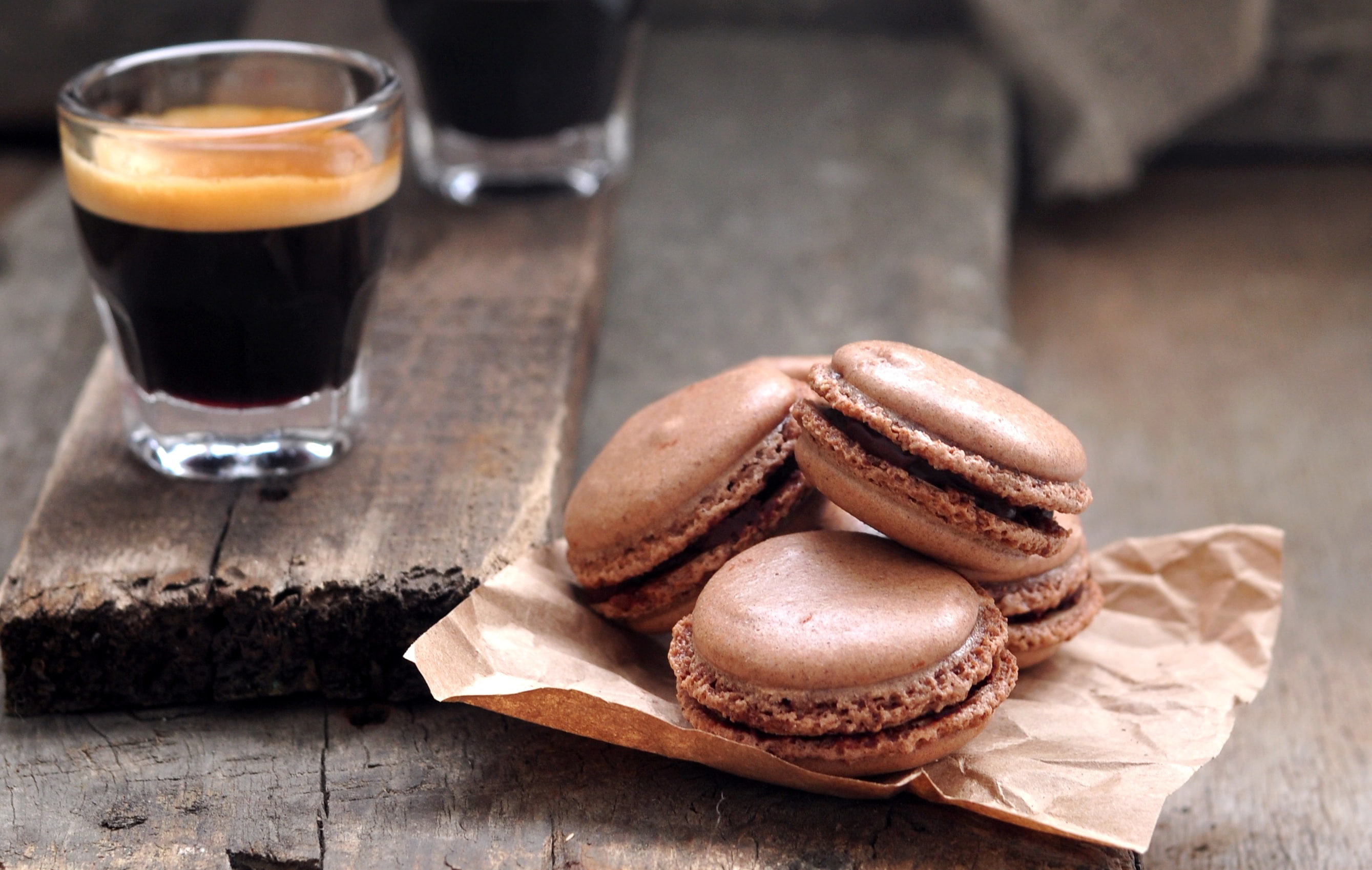 macaron, sweets, dessert, coffee, cookies, sweet, cake, 2K, brown, HD Wallpaper