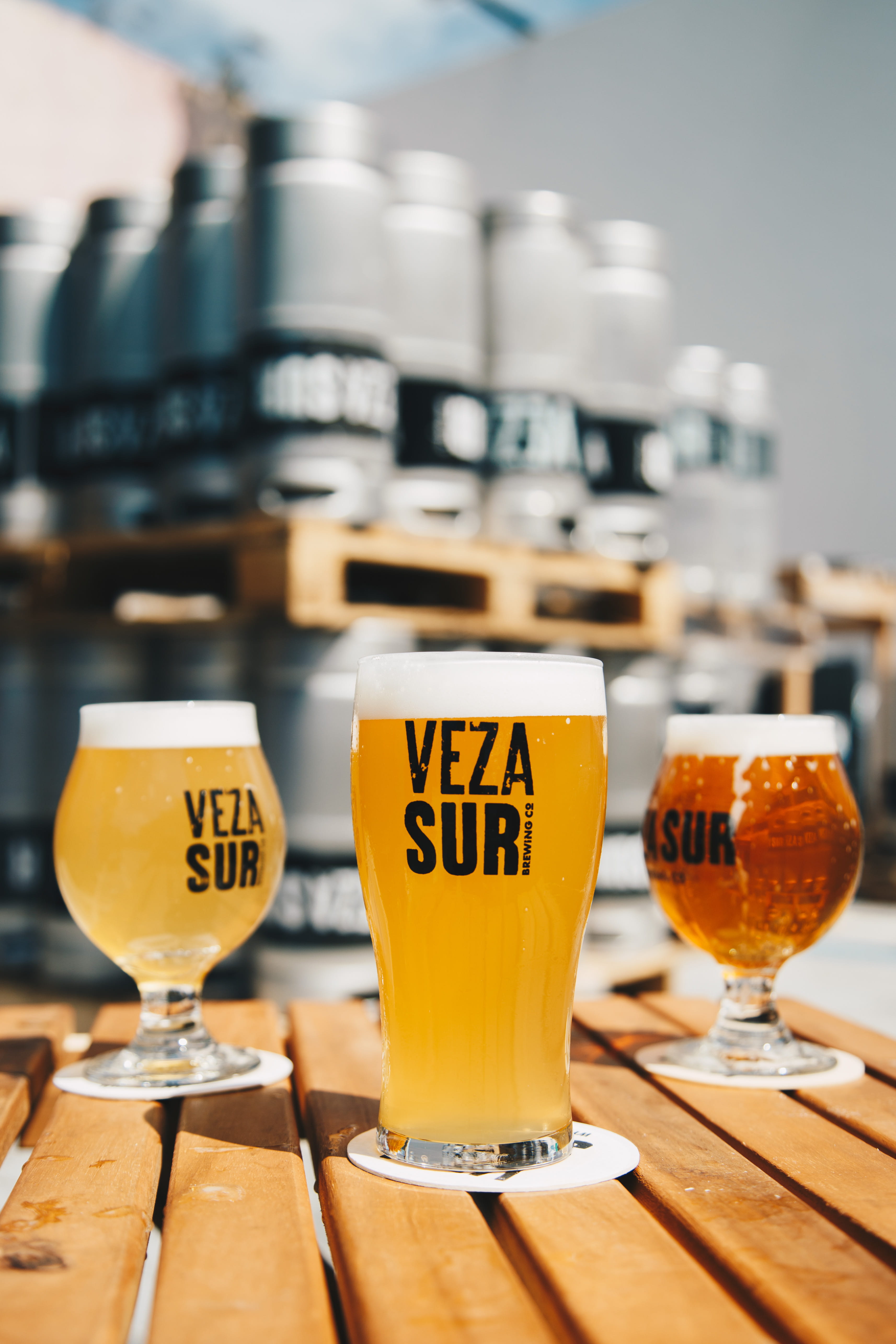veza, foam, script, communication, taste, close-up, lager, brewery, depth of field, alcohol, flavor, no people, indoors, western script, focus on foreground, Phone HD Wallpaper
