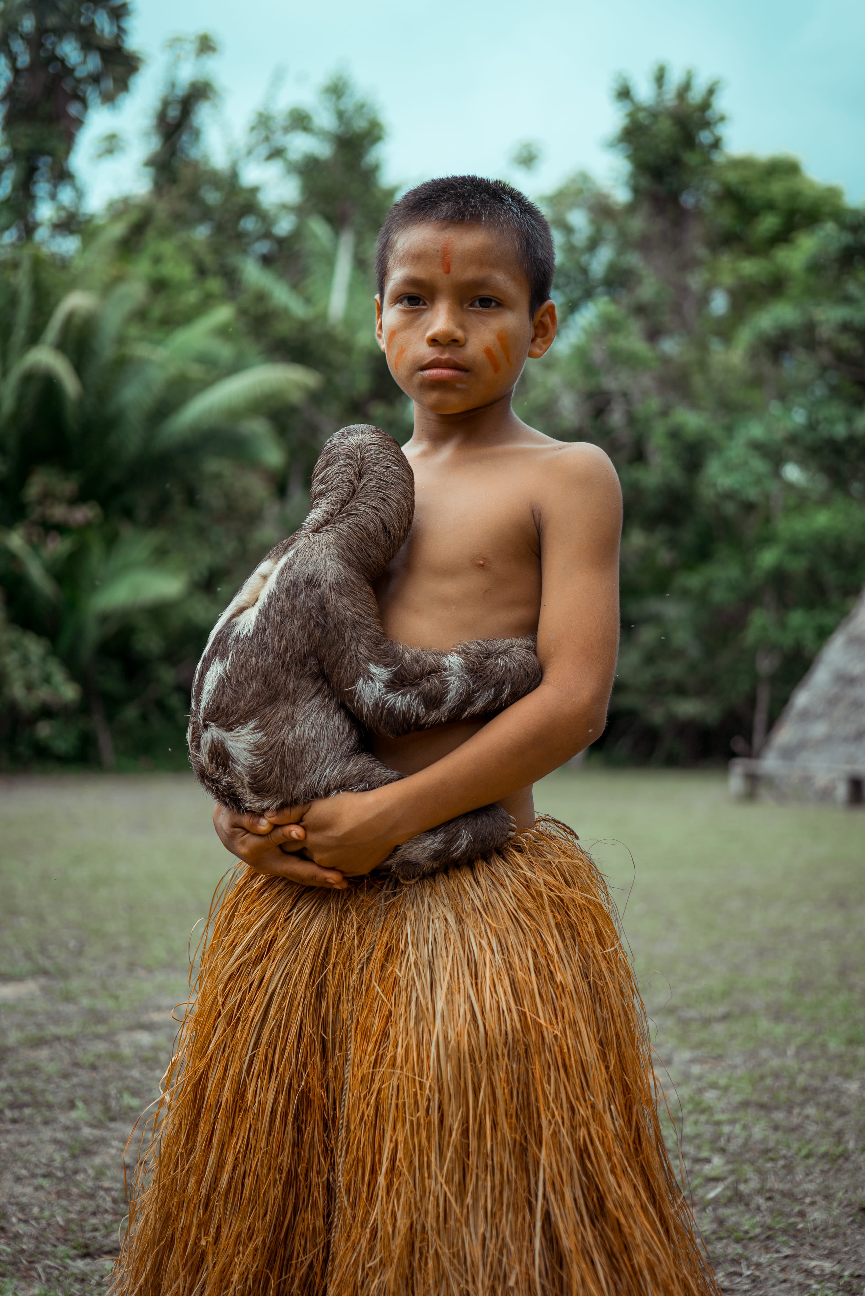 teenager, white, three quarter length, child, jungle, humble, hairstyle, lifestyles, grass skirt, young adult, hold, hair, traditional clothes, leisure activity, Phone HD Wallpaper