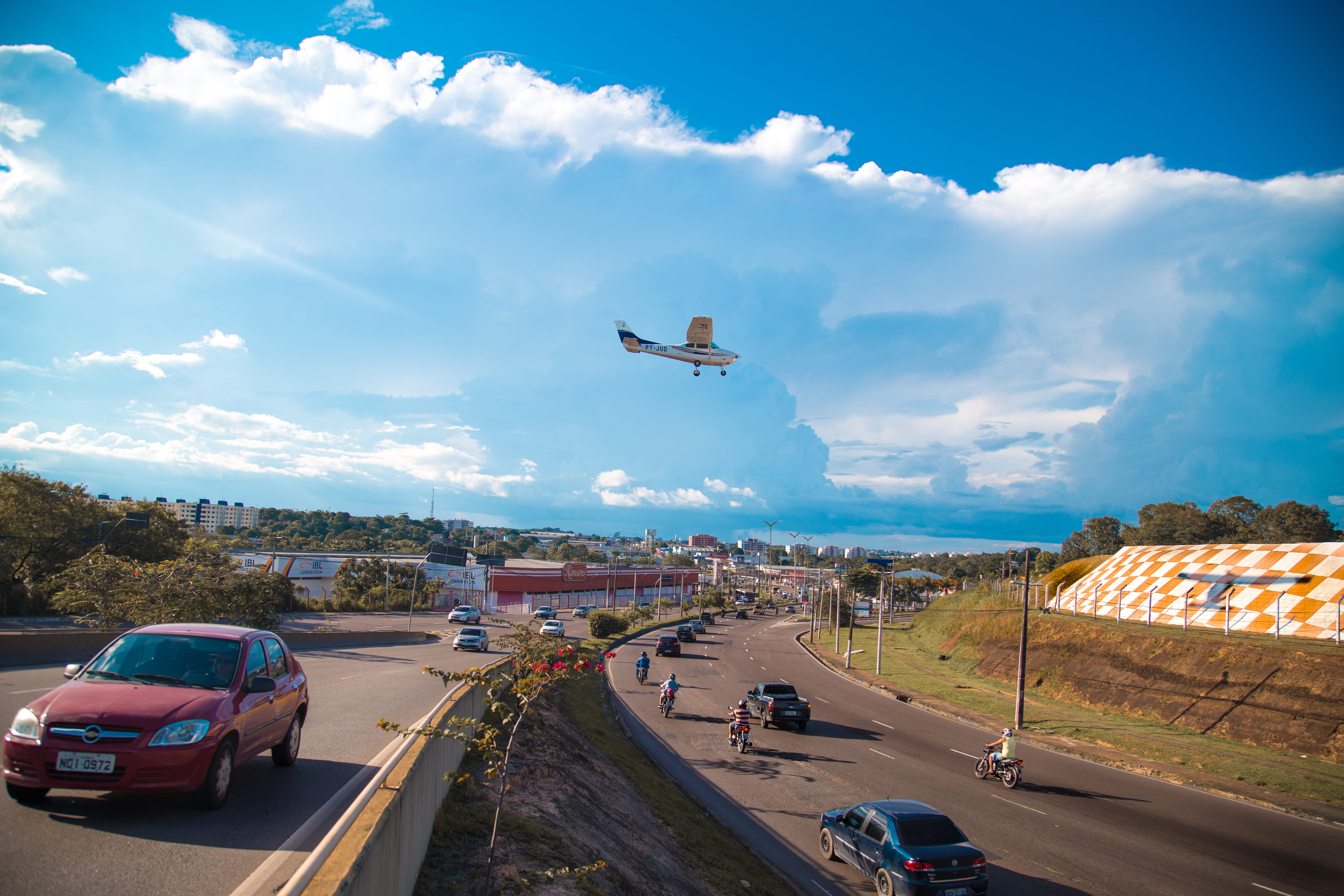 mode of transportation, transportation, built structure, airplane, road, city, air vehicle, blue, manaus, architecture, motor vehicle, sky, plant, air, HD Wallpaper