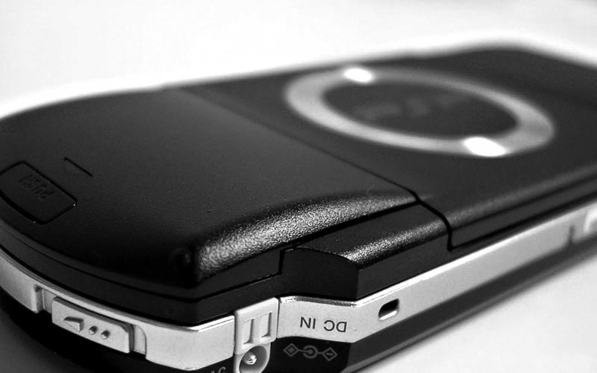 Psp, electronics industry, Macro, focus on foreground, single object, Sony, computer network, equipment, computer, internet, no people, Hi-tech, computer key, HD Wallpaper