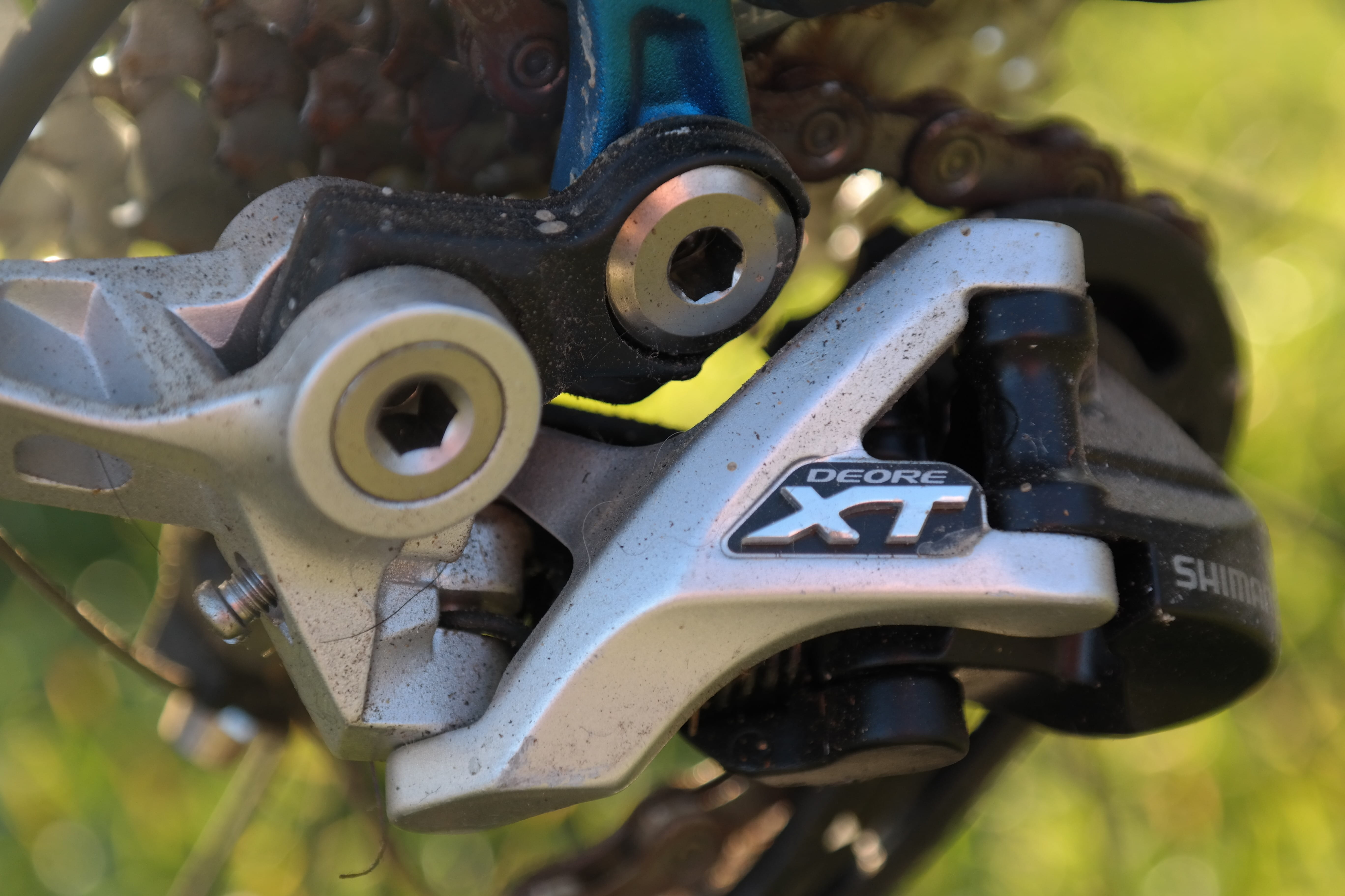 chainrings, old, outdoors, mode of transportation, bike, close-up, switching swingarm, no people, technology, xt, circuit, connection, nature, machine part, HD Wallpaper