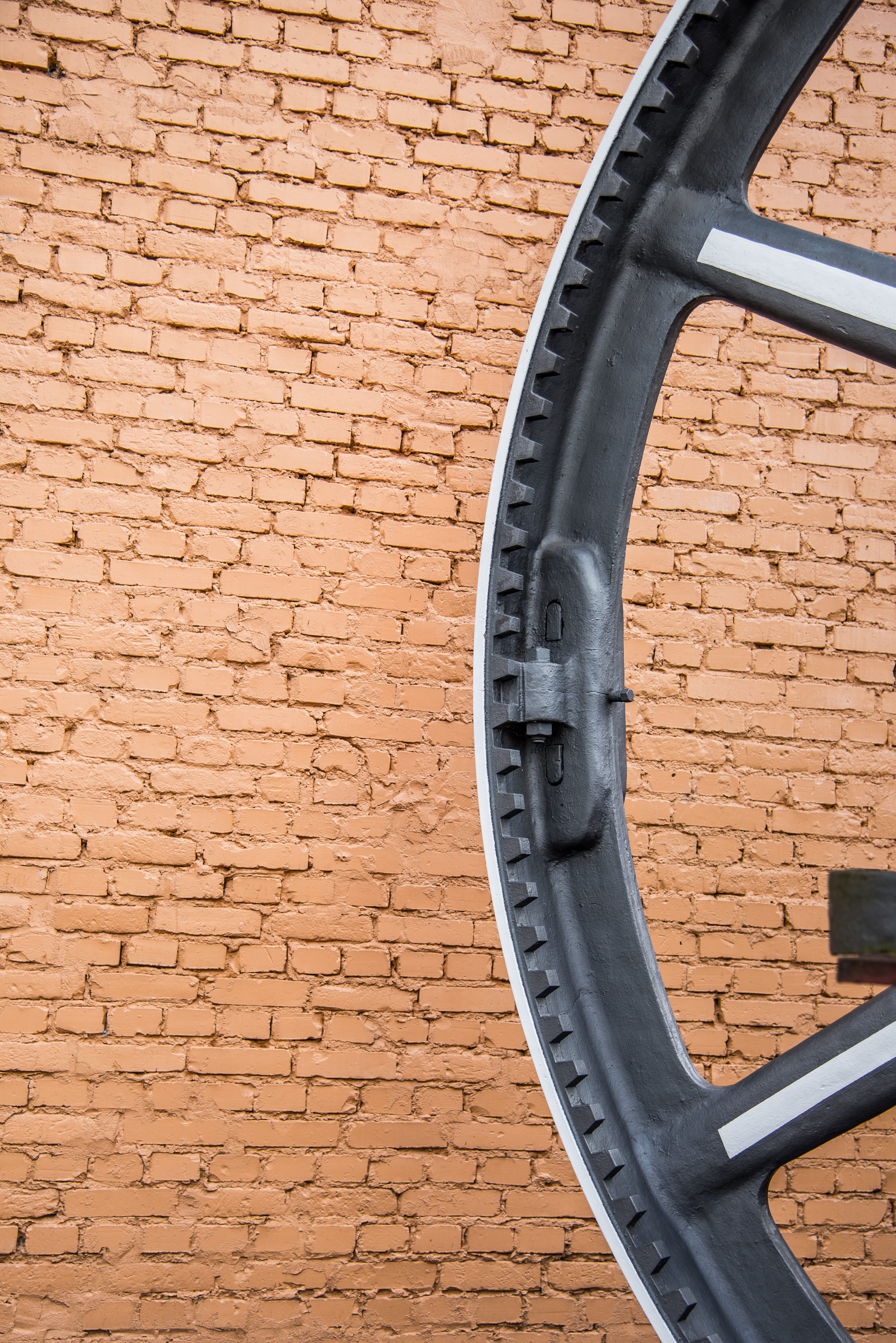 brick wall, circle, background, together, brick, day, pattern, sunlight, mechanics, architecture, technology, built structure, how works, circle wheel, Phone HD Wallpaper