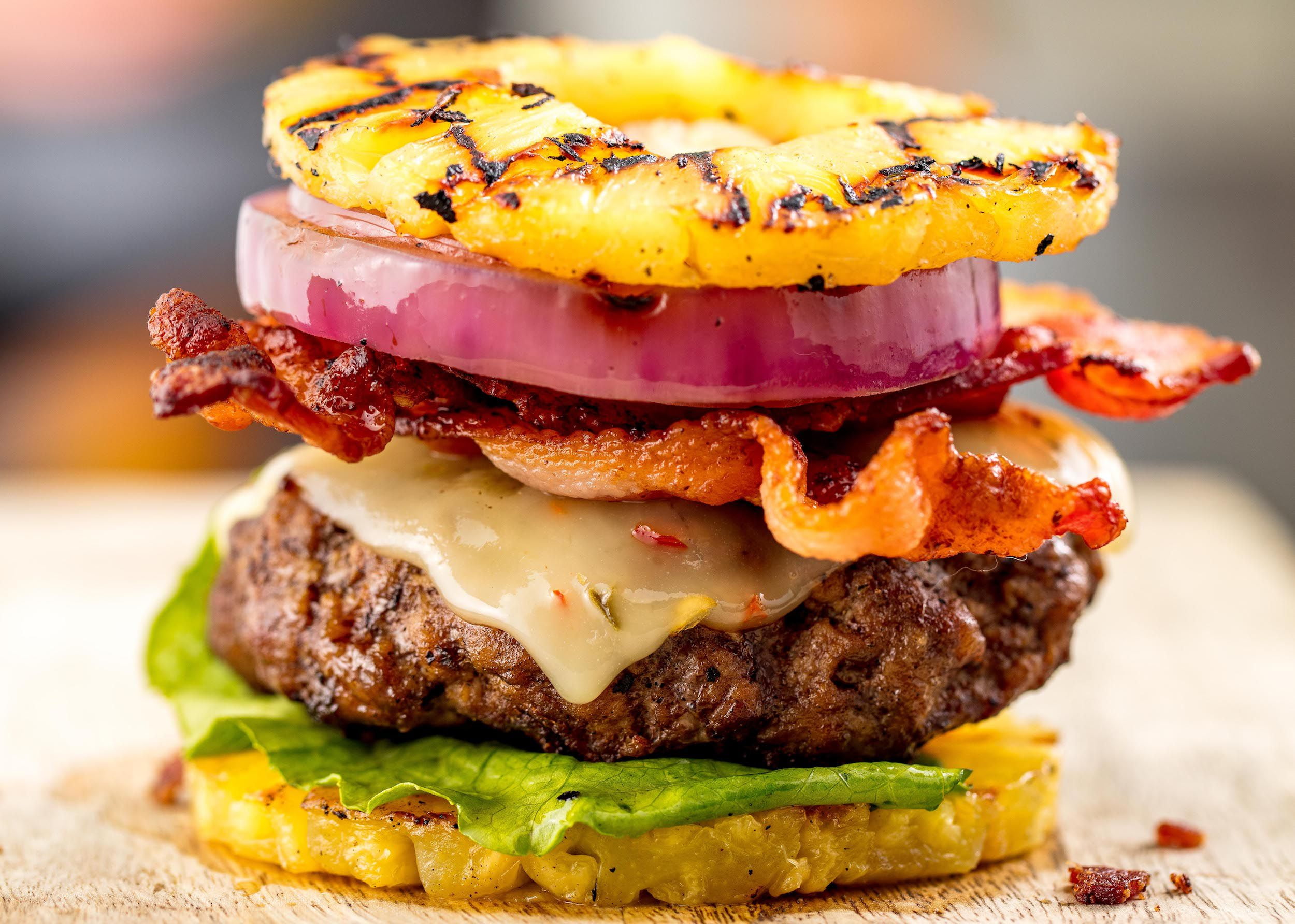 focus on foreground, take out food, close-up, unhealthy eating, indoors, meat, vegetable, soft focus, no people, beef, ready-to-eat, fruit, meal, fast food, HD Wallpaper