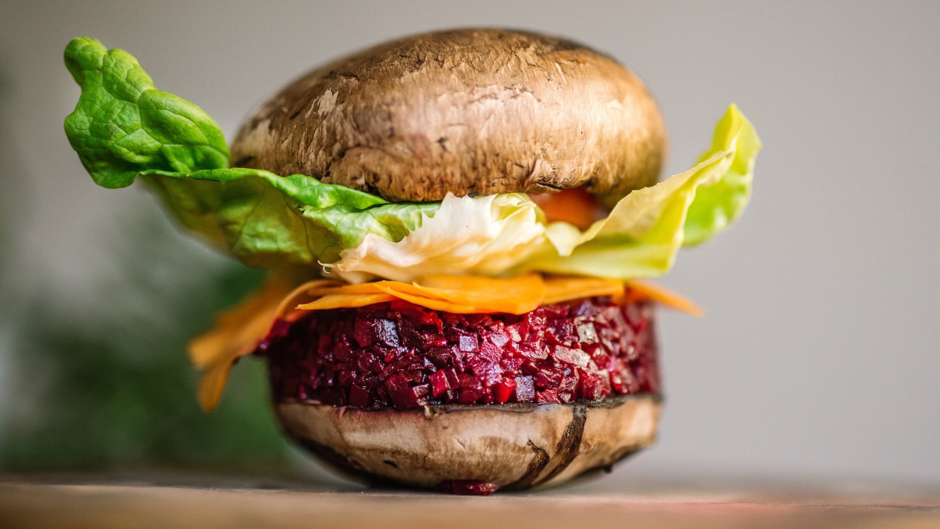 1080P, sandwich, wellbeing, selective focus, food, food and drink, meat, indoors, vegetables, mushroom, burgers, no people, bread, fast food, ground beef, HD Wallpaper