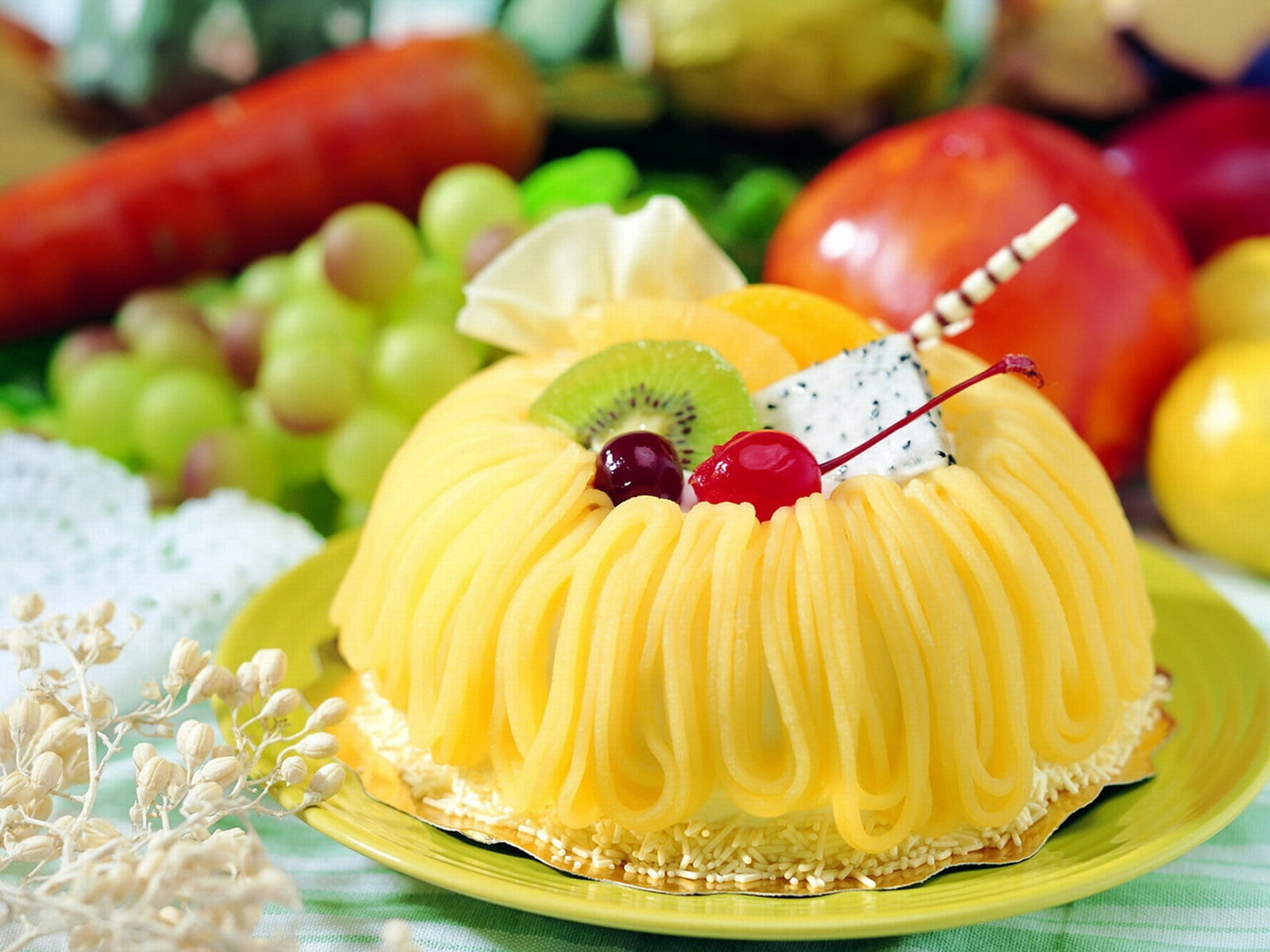 celebration, multi Colored, food styling, cake, close-up, laying, plate, dinner, focus on foreground, kiwi, cream, temptation, meal, dessert, pasta, slice, HD Wallpaper