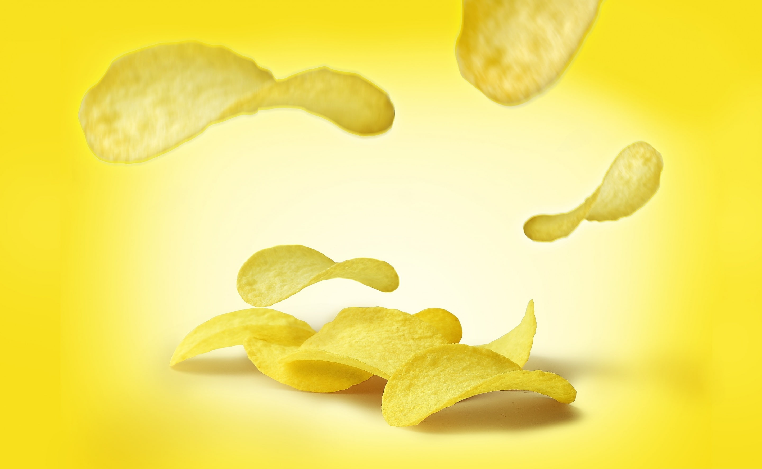 2K, creativity, wellbeing, healthy eating, gold colored, Crisp, Food, freshness, Snack, group of objects, chips, potato chip, no people, Yellow, colored background, HD Wallpaper