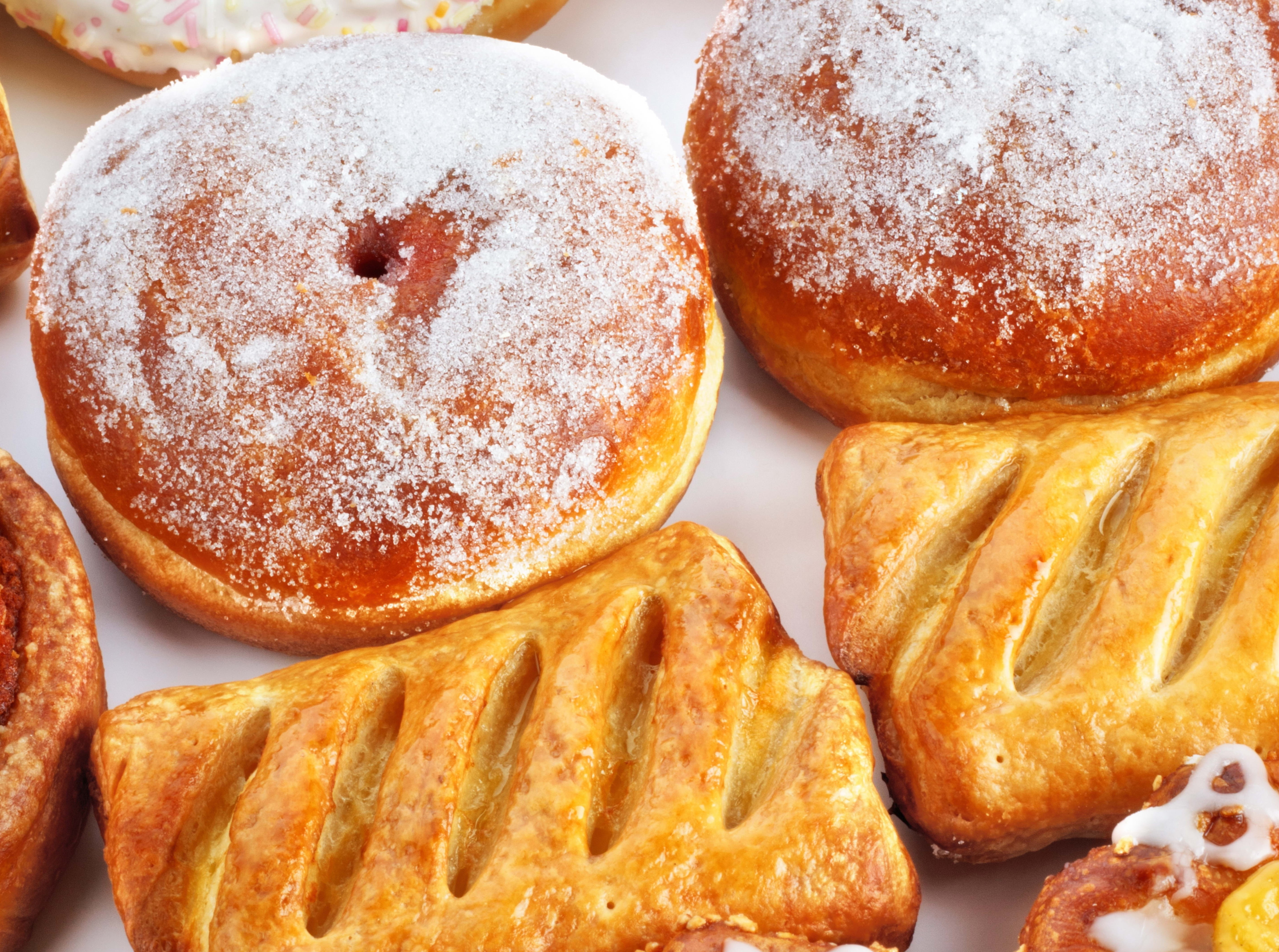 donuts, high angle view, cultures, gold Colored, bread, close-up, pastry, muffins, focus on foreground, ready-to-eat, cakes, 5K, brown, backgrounds, food, HD Wallpaper