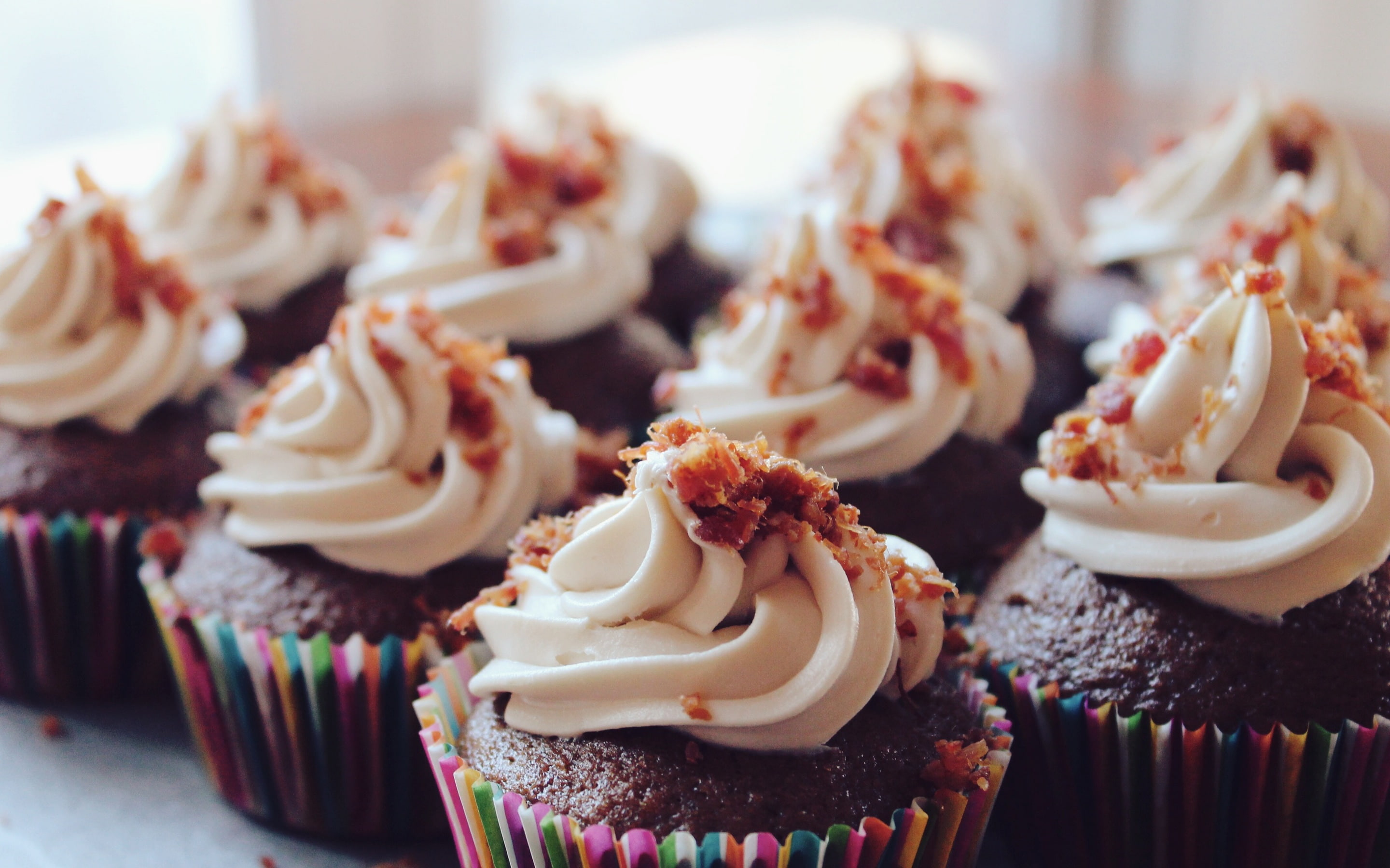sweets, chocolate, cupcakes, food, 2K, white, cream, top, HD Wallpaper