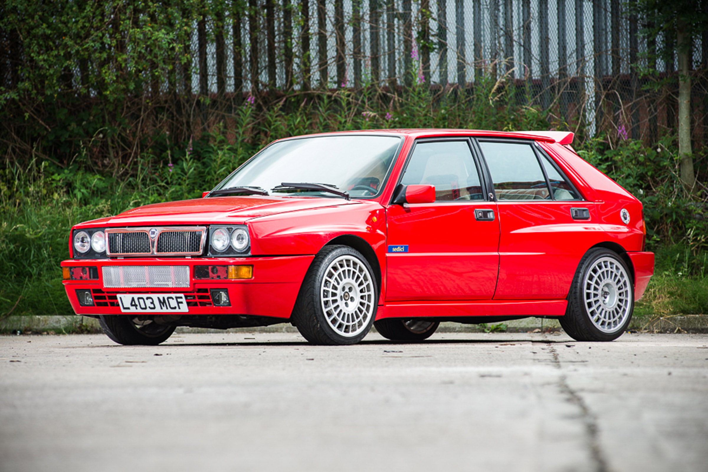 mode of transportation, crushed, ruined, road, land vehicle, integrale, outdoors, old, 1080P, red, evoluzione, day, damaged, motor vehicle, sedici, lancia, HD Wallpaper