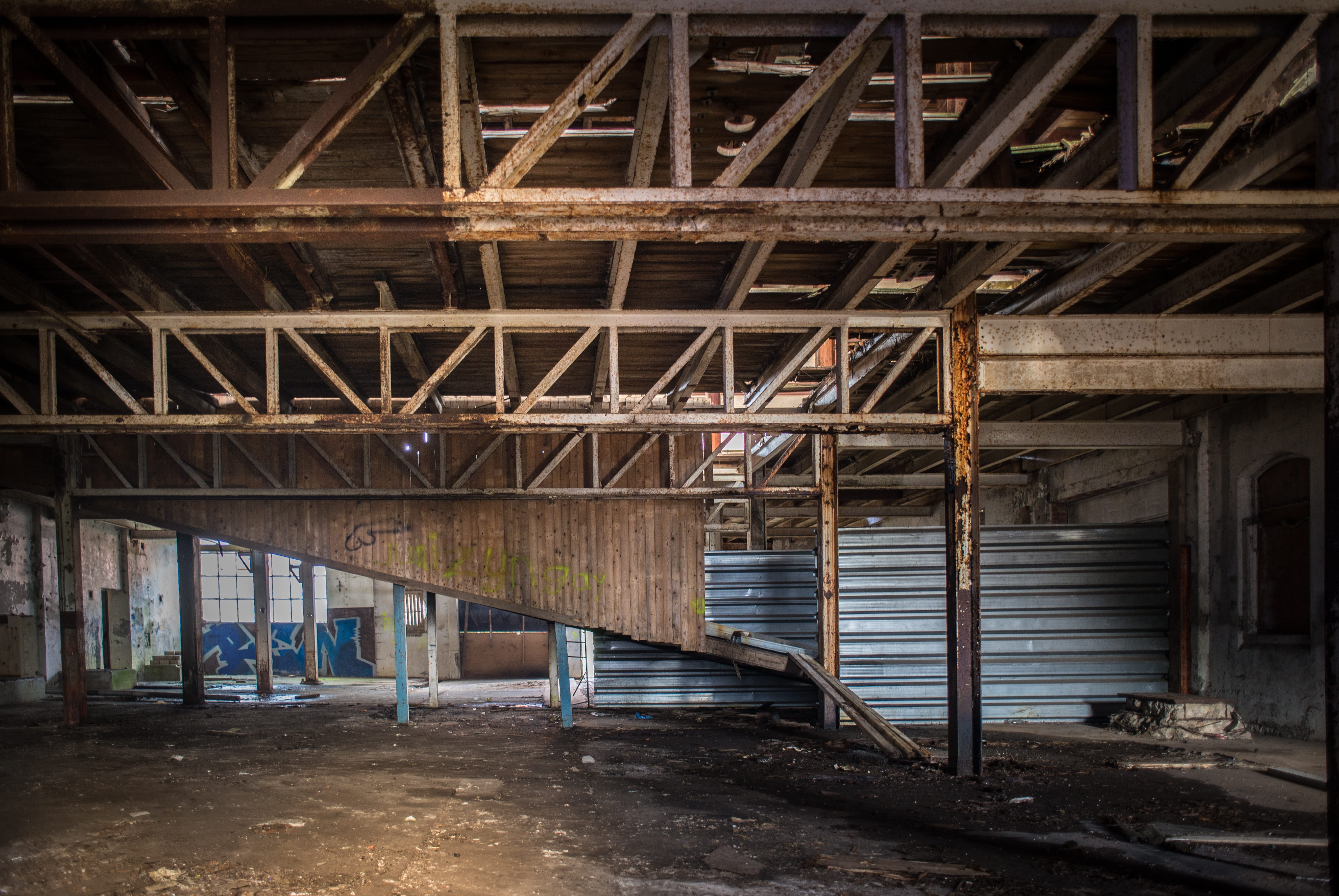 factory, abandoned, building, 5K, graffiti, shabby, dilapidated, metal, day, destruction, roof, decay, empty, transportation, hall, built structure, ruin, HD Wallpaper