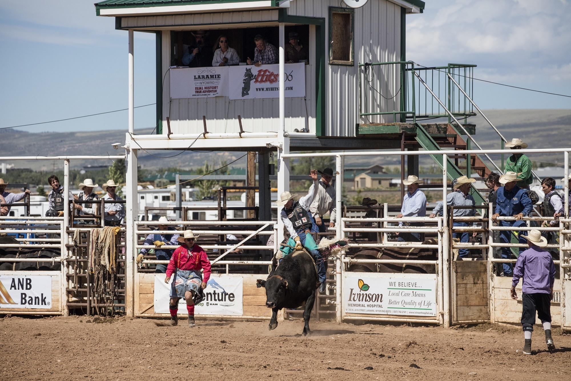 man, mode of transportation, nature, text, rodeo, sky, occupation, transportation, adult, group of people, bull rider, large group of people, cowboys, spurs, HD Wallpaper