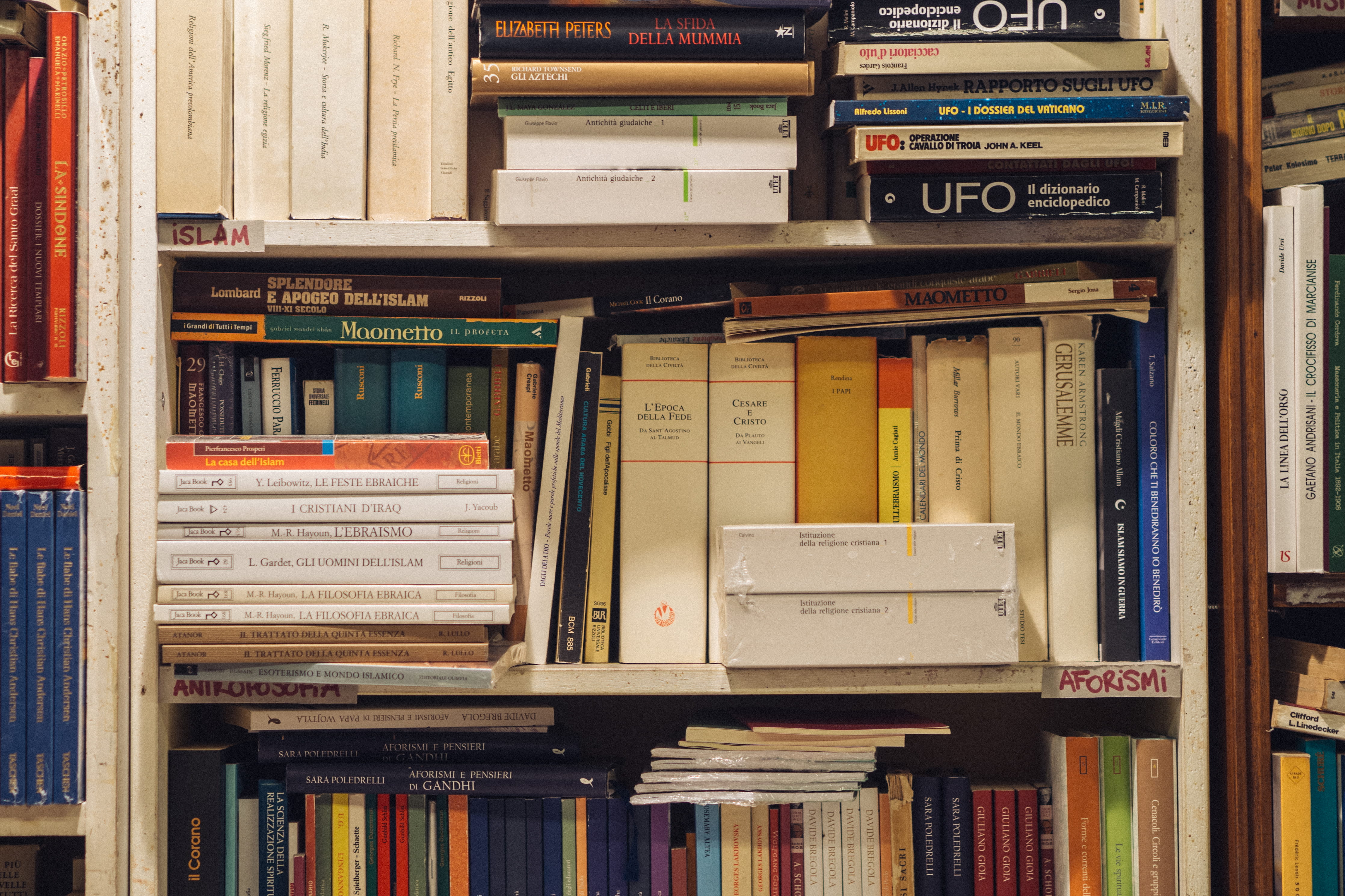 read, arrangement, in a row, venezia, italy, variation, collection, bookshelf, choice, wood - material, library, culture, communication, paper, literature, HD Wallpaper