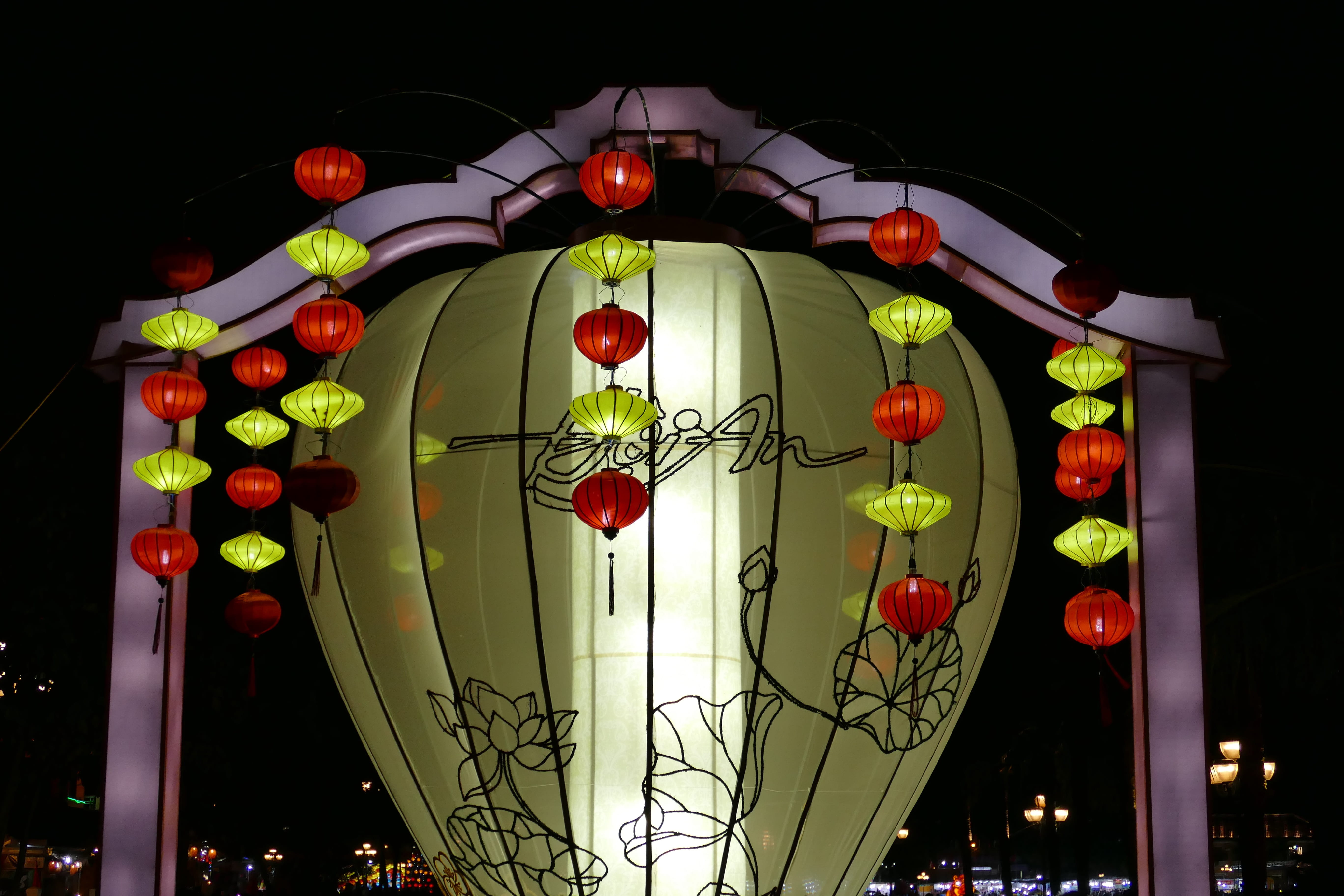 lighting Equipment, South East Asia, darkness, illuminated, balloon, low angle view, decoration, green color, hoian, red, glowing, asia, traditional Festival, HD Wallpaper