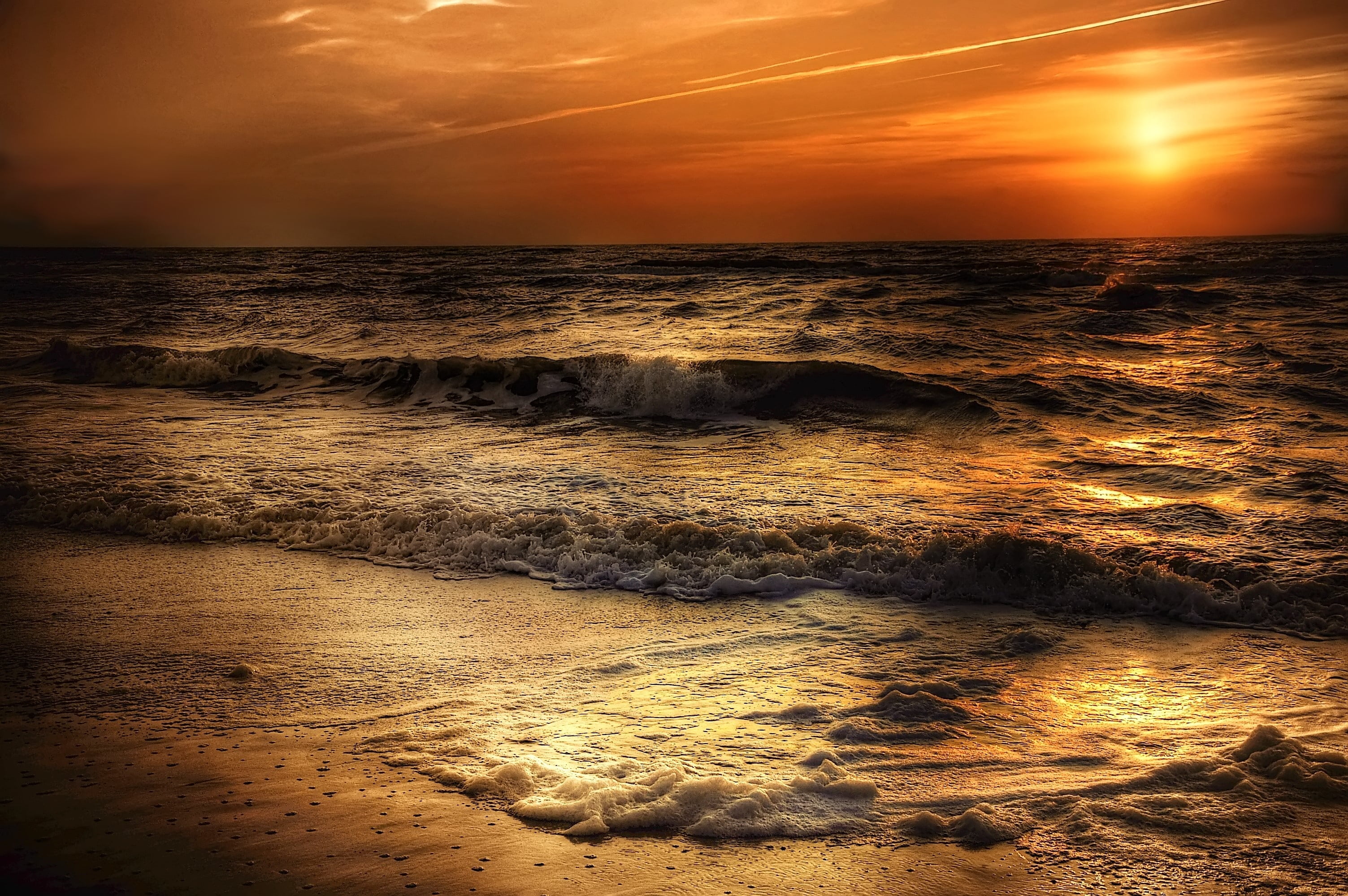 abendstimmung, sea, motion, color, clouds, orange, gold colored, mood, wave, water, twilight, outdoors, scenic, afterglow, 2K, colorful, landscape, beautiful, HD Wallpaper