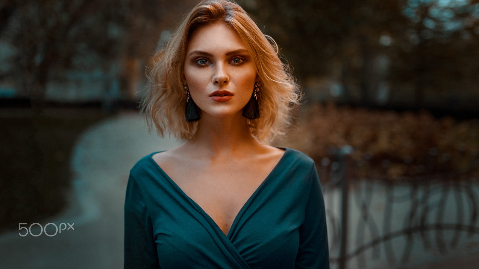 watermarked, blonde, young women, elegance, red lipstick, contemplation, hairstyle, beauty, Damian Piórko, hair, 720P, adult, one person, fashion, beautiful woman, HD Wallpaper