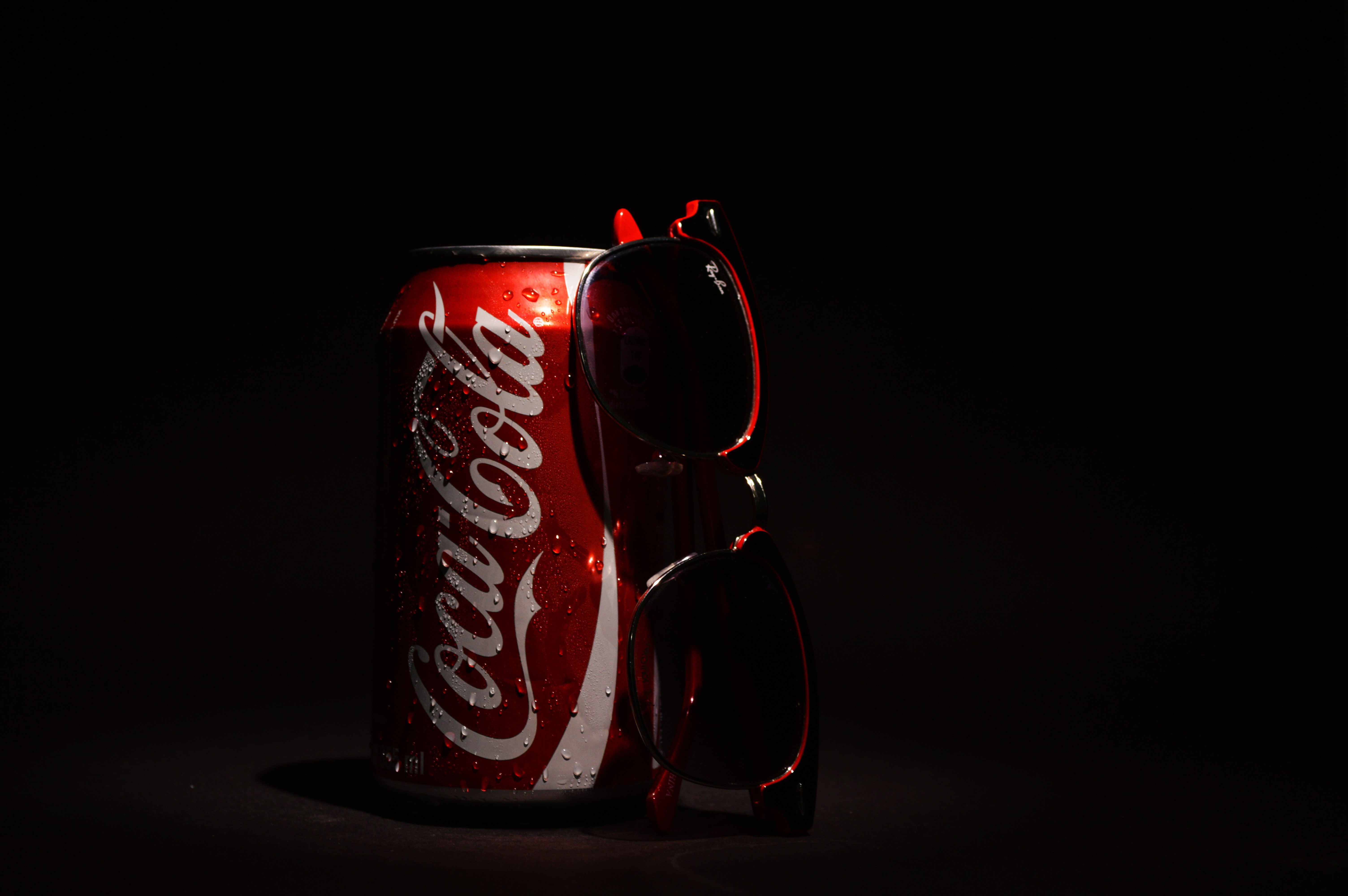 black background, no people, indoors, 5K, drink, mason jar, copy space, container, single object, red, canned food, airtight, food and drink, refreshment, HD Wallpaper