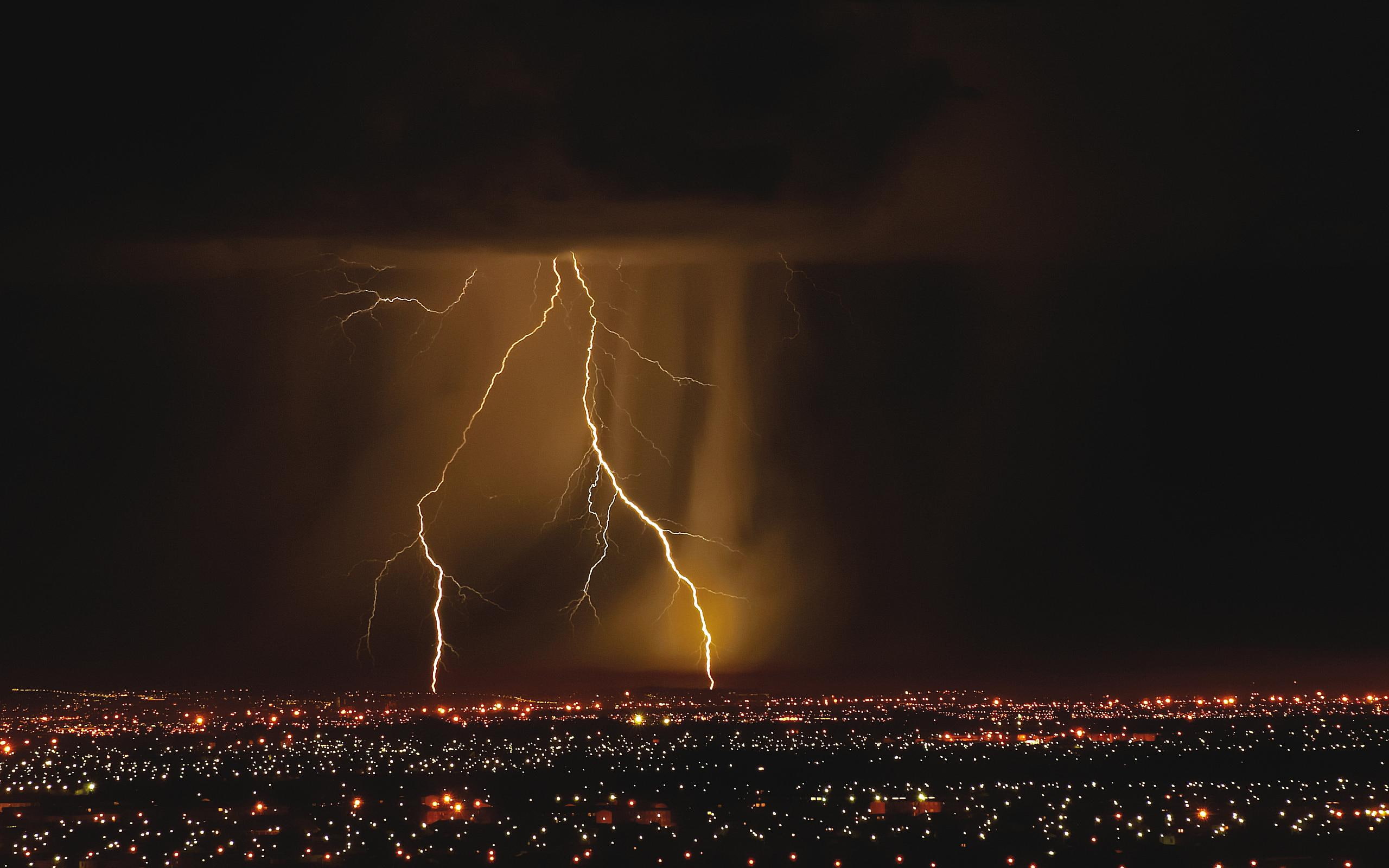 lightning, ominous, 3d and abstract, city, thunder, strike, electric, suburban, cool, 2K, dark, HD Wallpaper