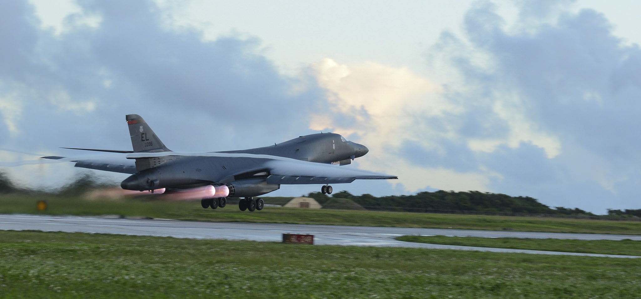 plane, warplanes, nature, Rockwell B-1 Lancer, 1080P, motion, mid-air, air vehicle, military, airplane, cloud - sky, aerospace industry, airport, mode of transportation, HD Wallpaper