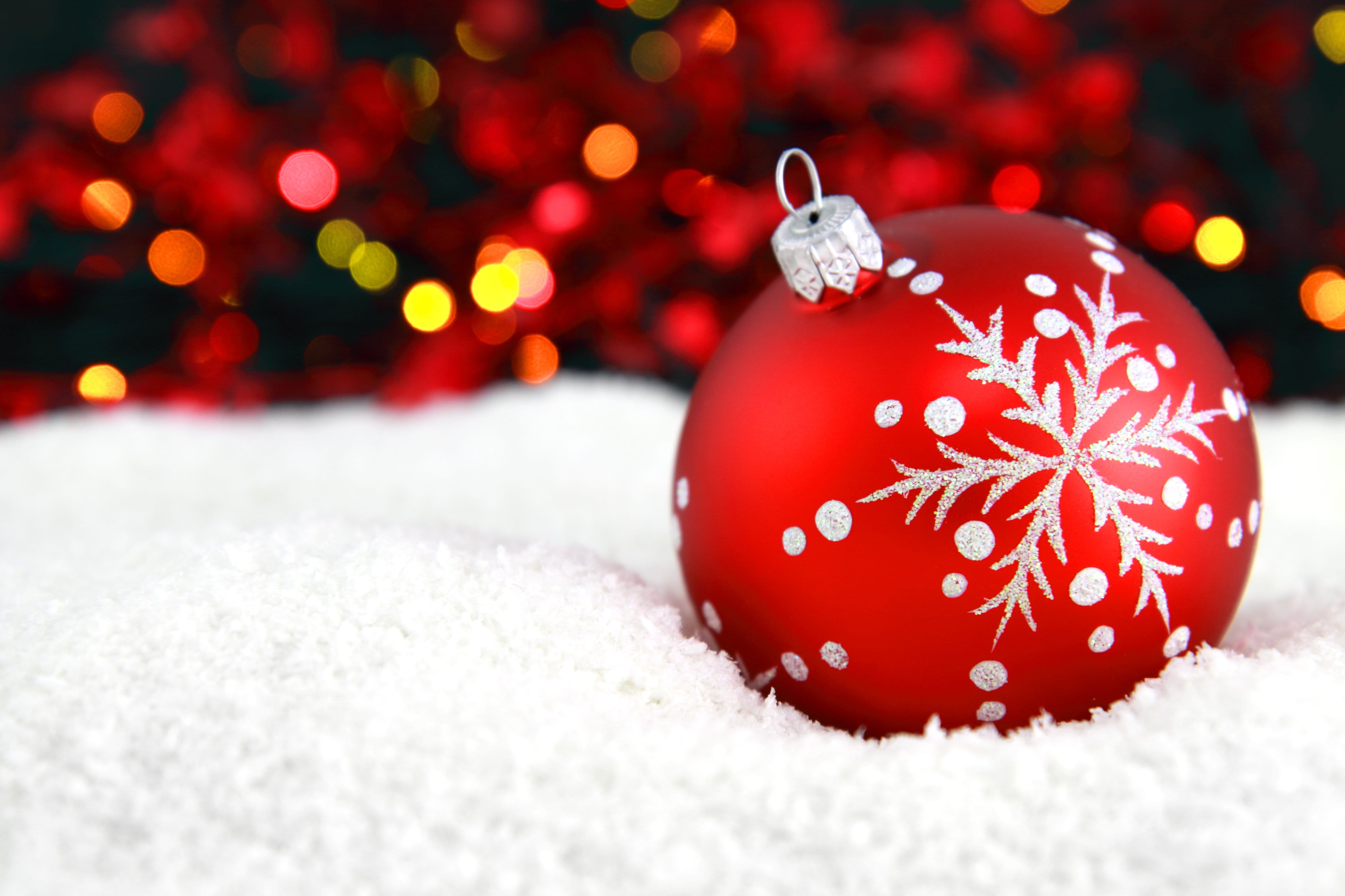 bright, ball, celebration event, december, holiday - event, snowflake, event, copy Space, snow, christmas tree, celebration, sphere, backgrounds, decorate, HD Wallpaper