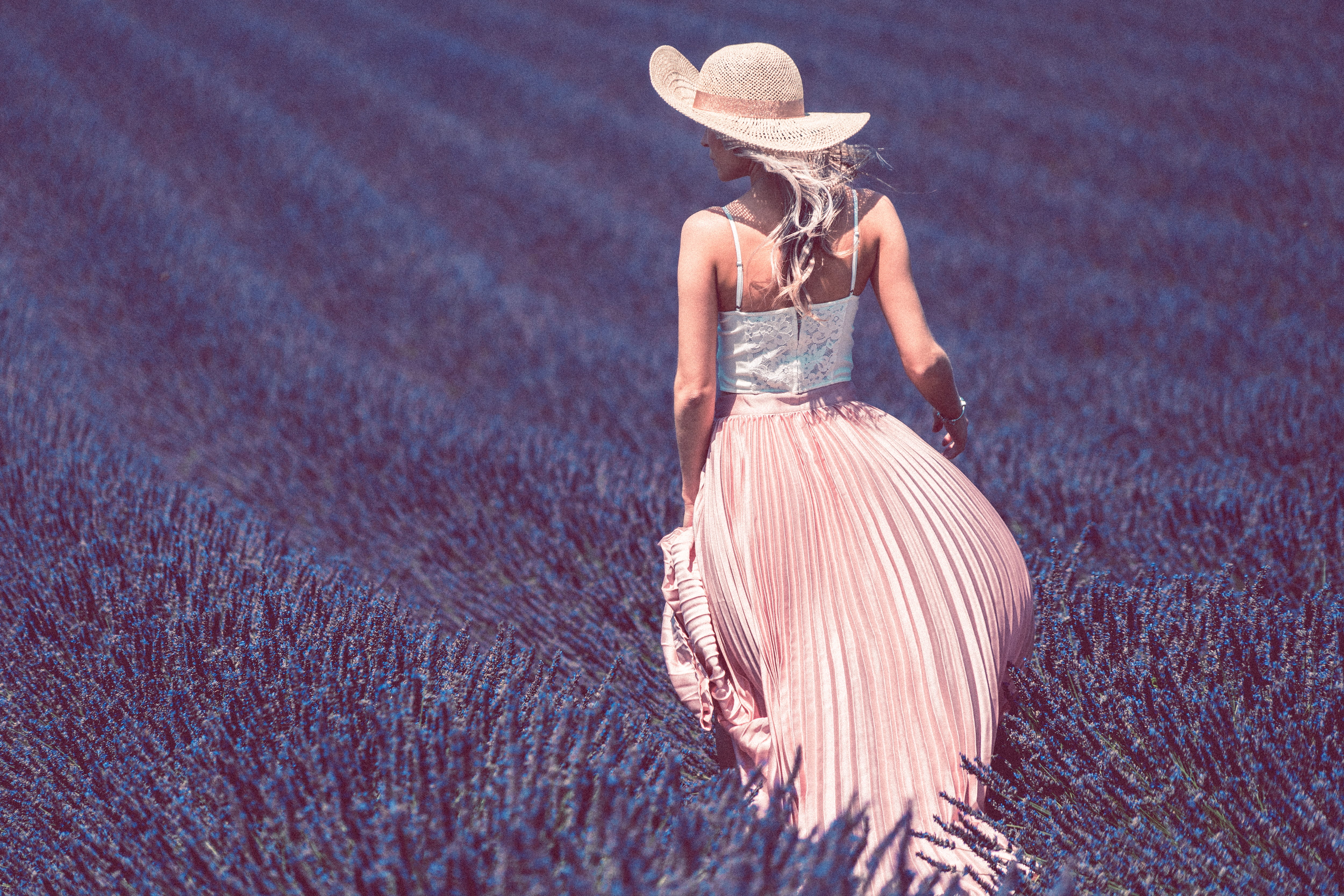 top, beautiful woman, fields, day, farmers, full length, people, violet, field, rear view, woman, nature, young, clothing, room for text, dress, beauty, HD Wallpaper