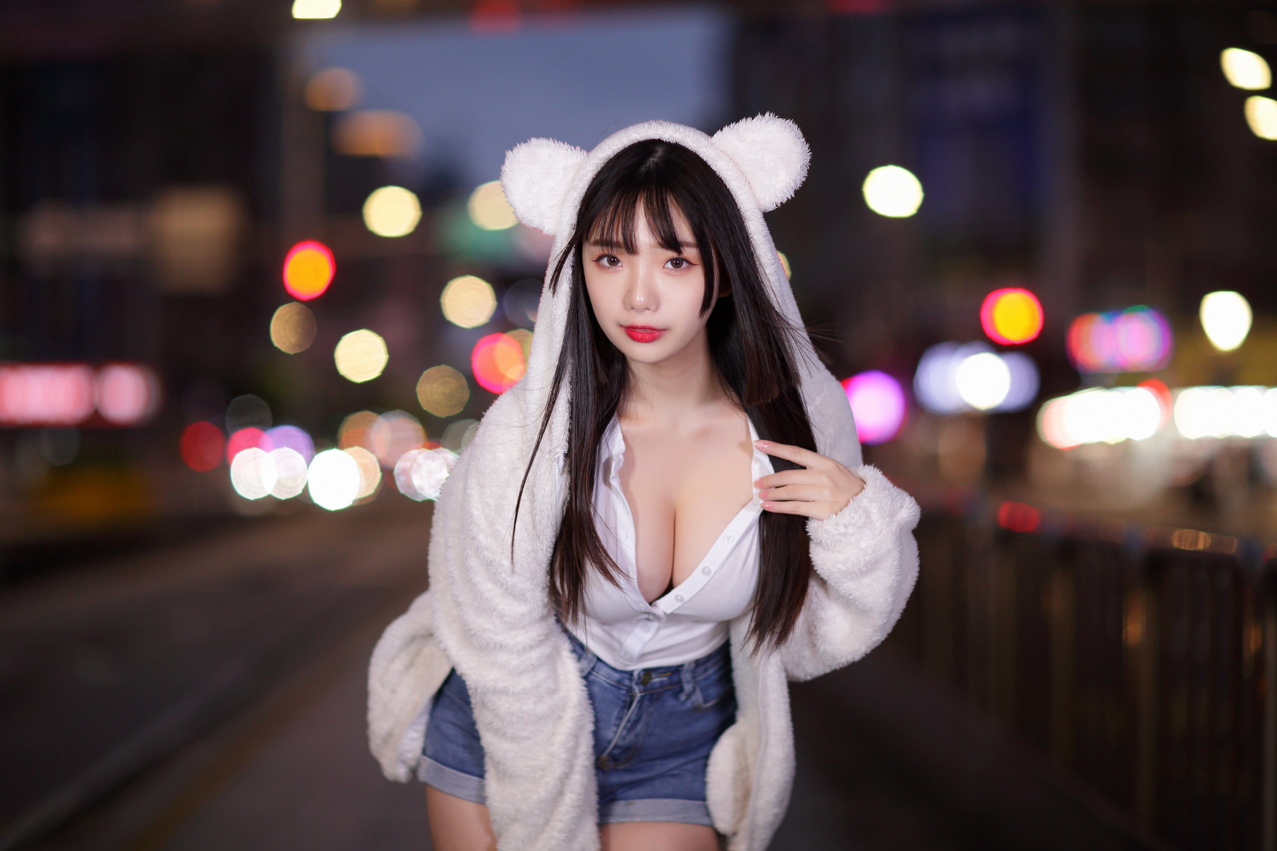 hoods, model, depth of field, night, parted lips, Ning Shioulin, cleavage, city lights, white tops, women outdoors, red lipstick, long hair, women, street, HD Wallpaper