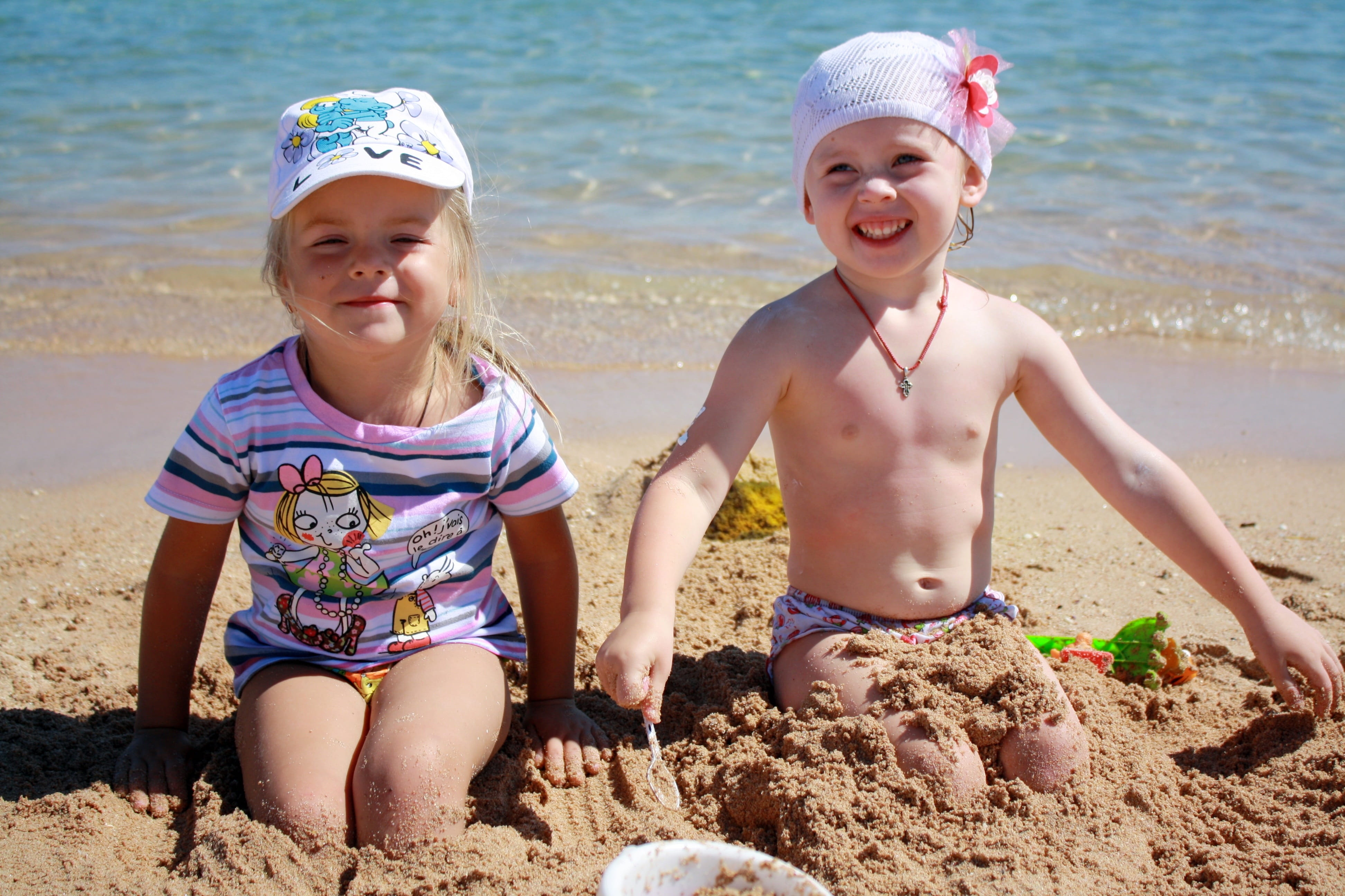 bury, emotion, Kids, Sea, Beach, land, summer, portrait, sand, sibling, fun, innocence, togetherness, seashore, children, two people, looking at camera, HD Wallpaper