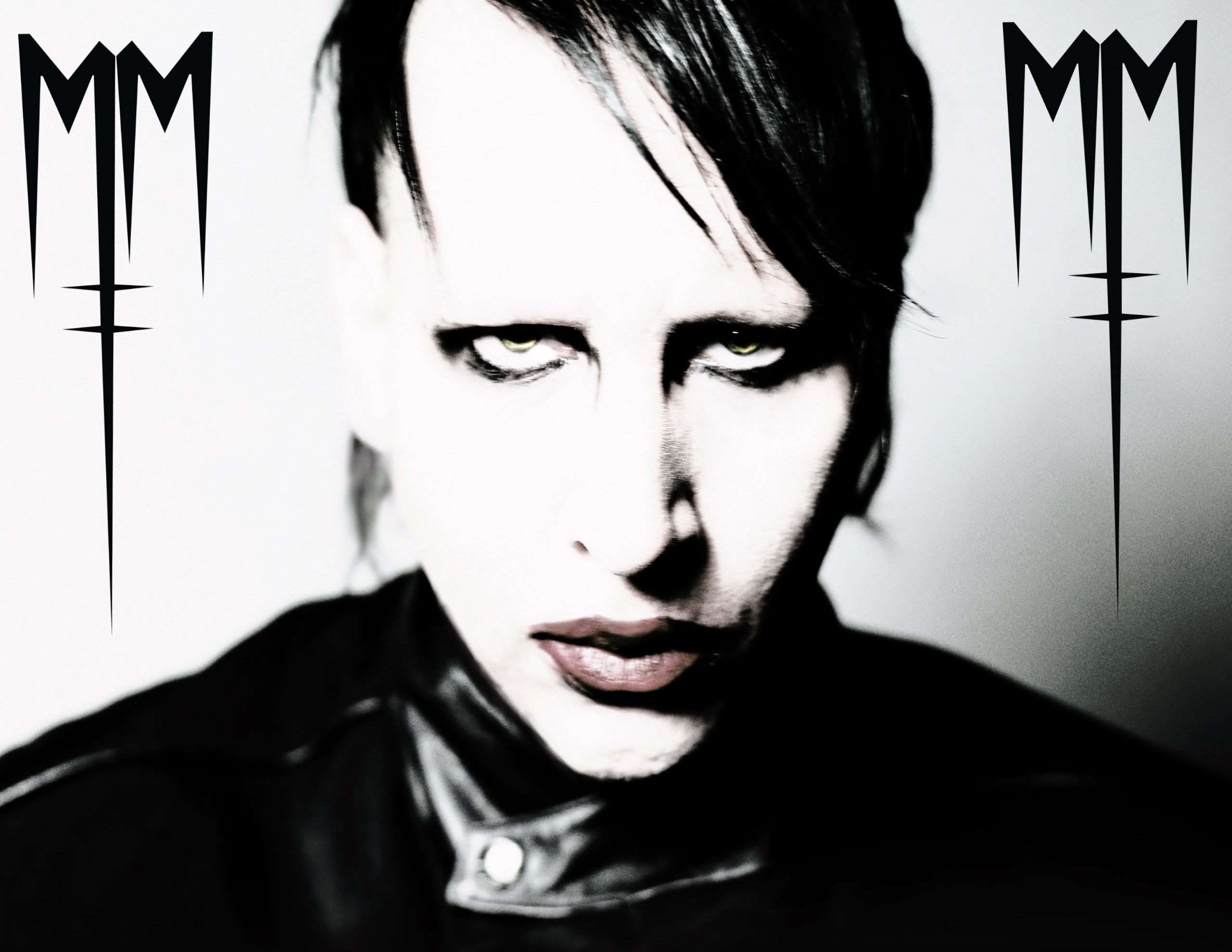 headshot, beauty, focus on foreground, contemplation, front view, lifestyles, close-up, real people, Marilyn Manson, human body part, indoors, looking at camera, HD Wallpaper