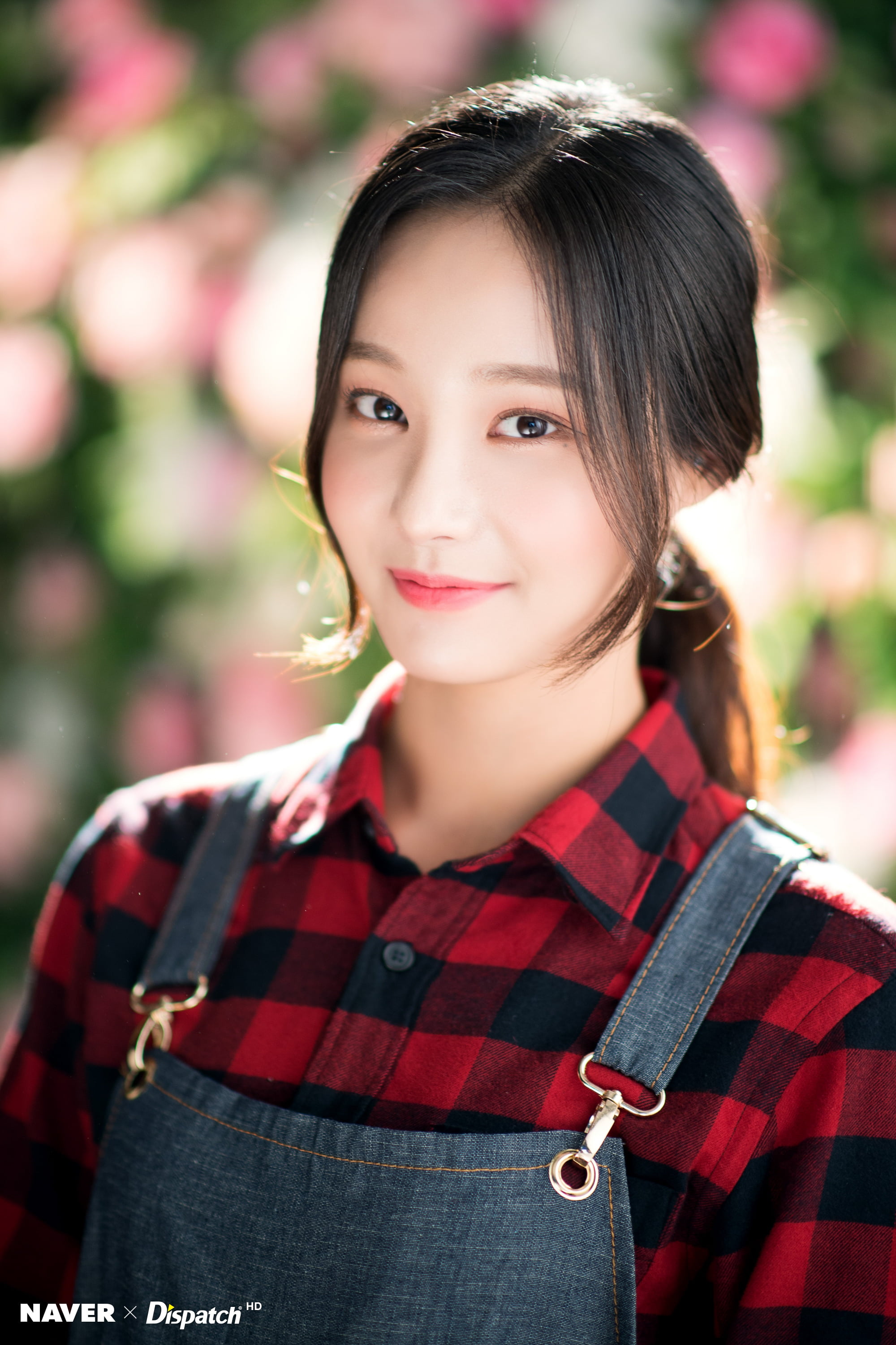 Asian, 2K, smiling, women, K-pop, face, portrait, Momoland, Phone HD Wallpaper