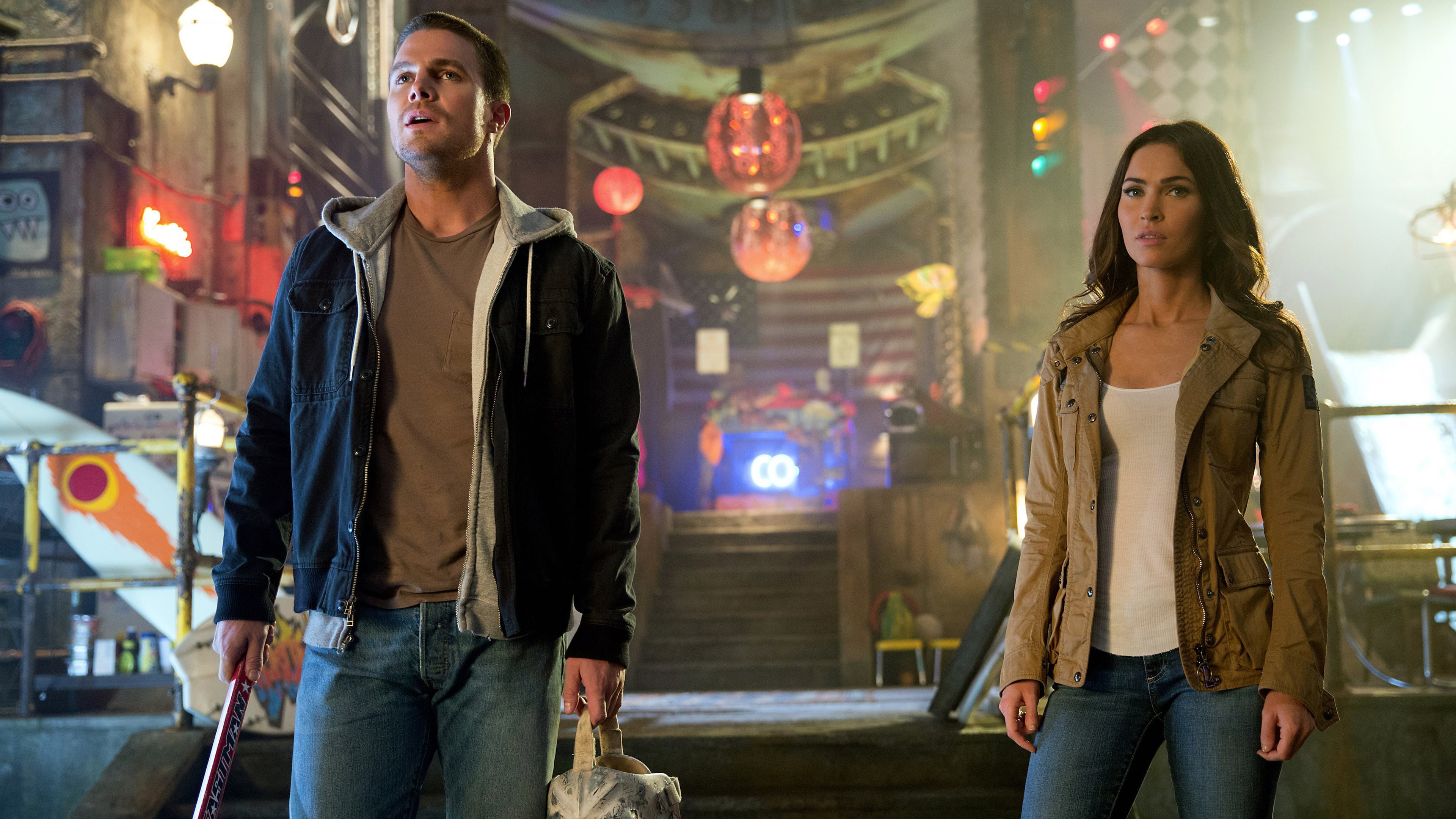 architecture, togetherness, two people, people, jeans, fantasy, Stephen Amell, three quarter length, adult, Megan Fox, young men, mask, Teenage Mutant Ninja Turtles: Out of the Shadows, HD Wallpaper