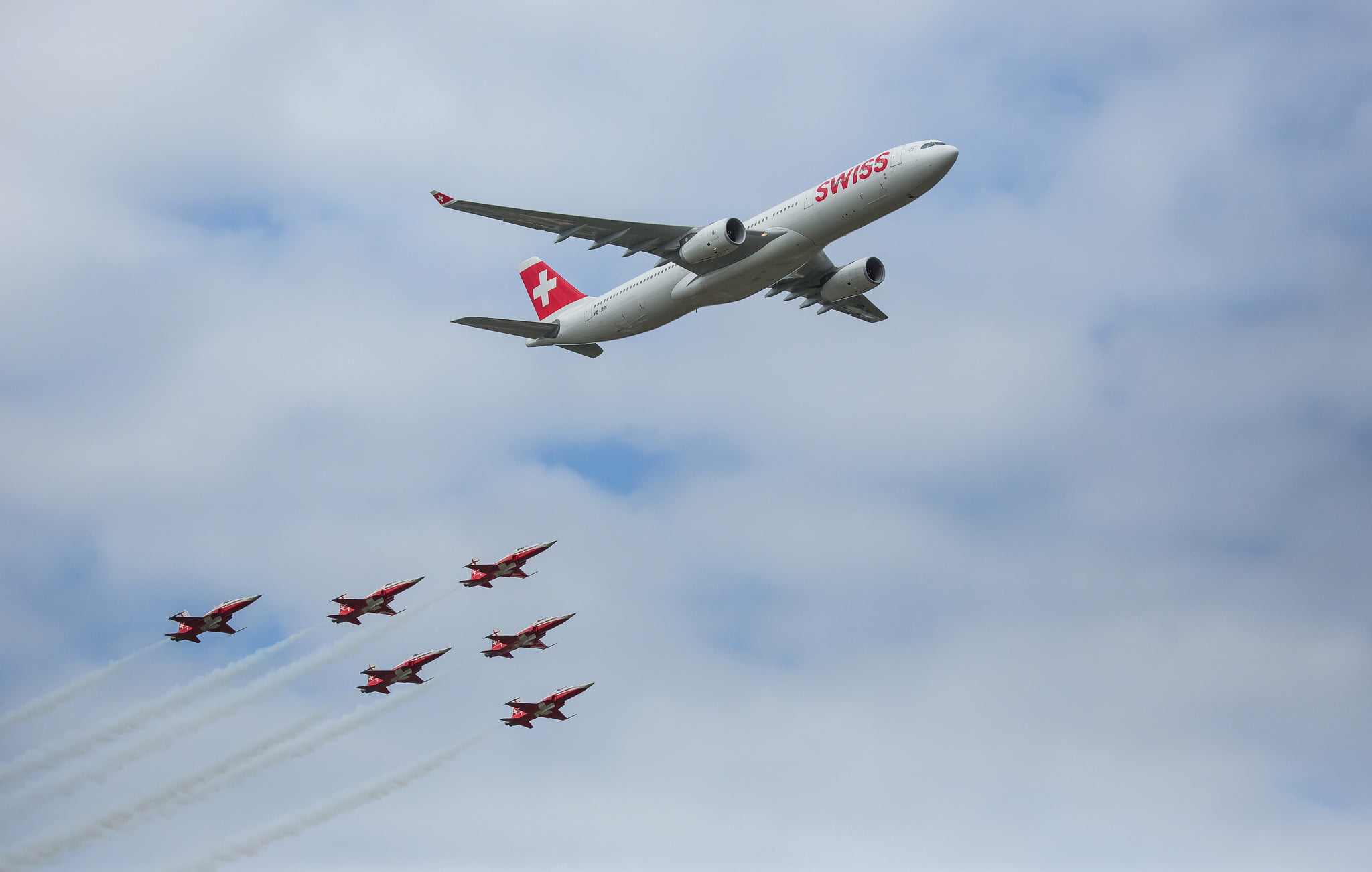 Switzerland, cloud - sky, the sky, Airbus, flying, cooperation, on the move, speed, aerospace industry, sports activity, 1080P, no people, transportation, HD Wallpaper