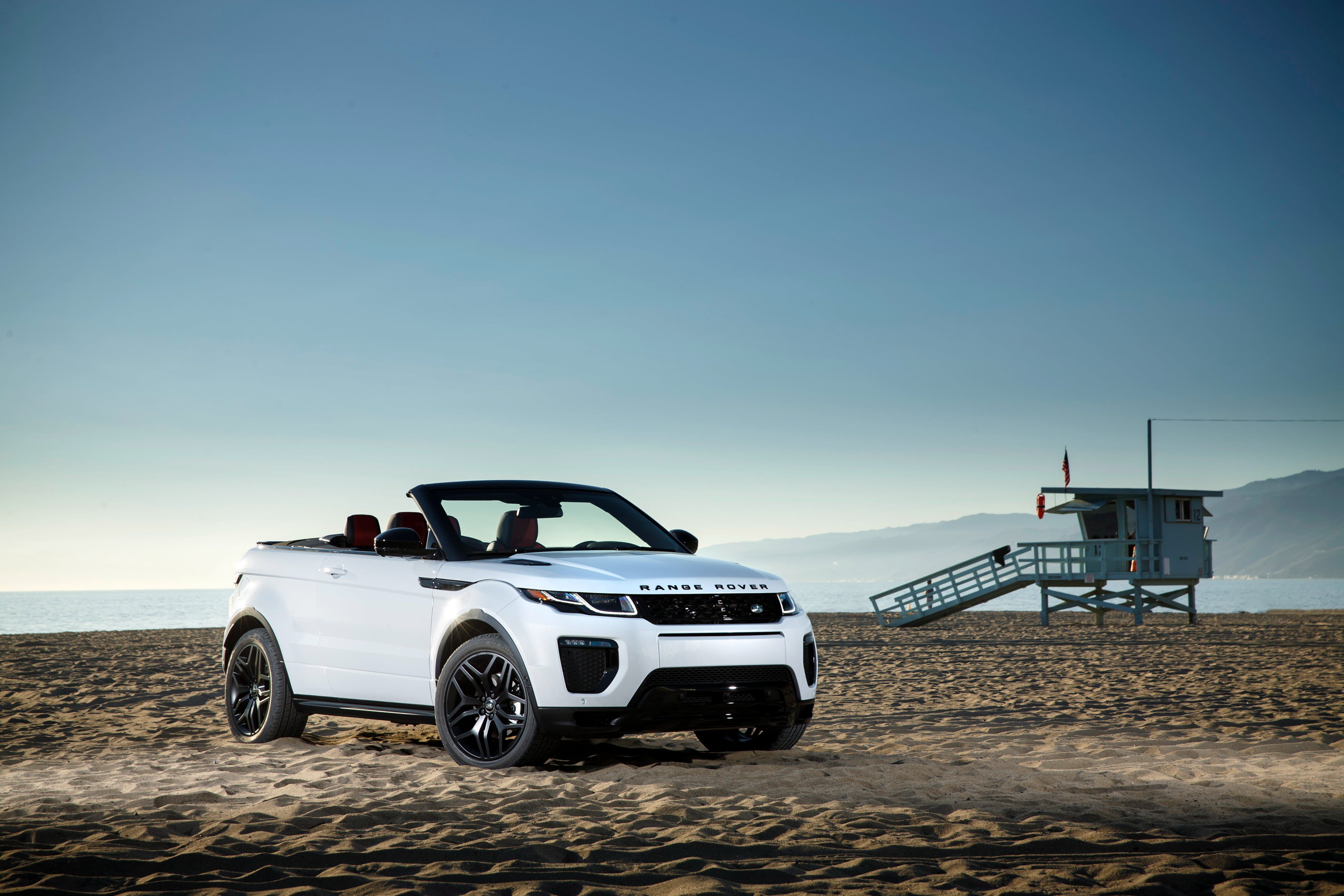 range, beach, nature, road, white, land, 4x4, sand, evoque, land rover, driving, 4K, desert, road Trip, motor vehicle, sunset, people Traveling, people, HD Wallpaper