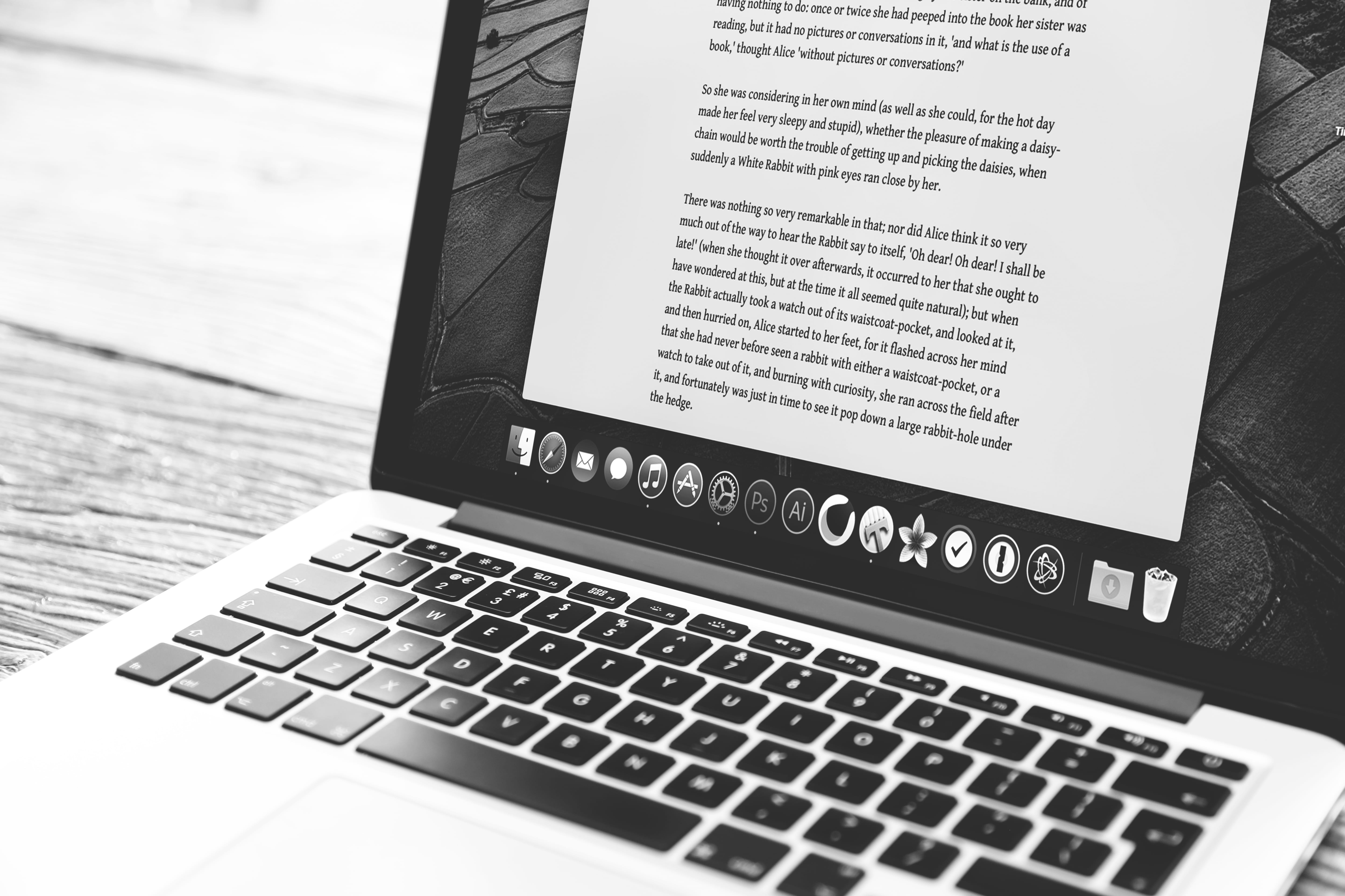 close-up, laptop, black and white, blanco y negro, inch, ordenador portátil, computer, western script, black, no people, computer equipment, high angle view, HD Wallpaper