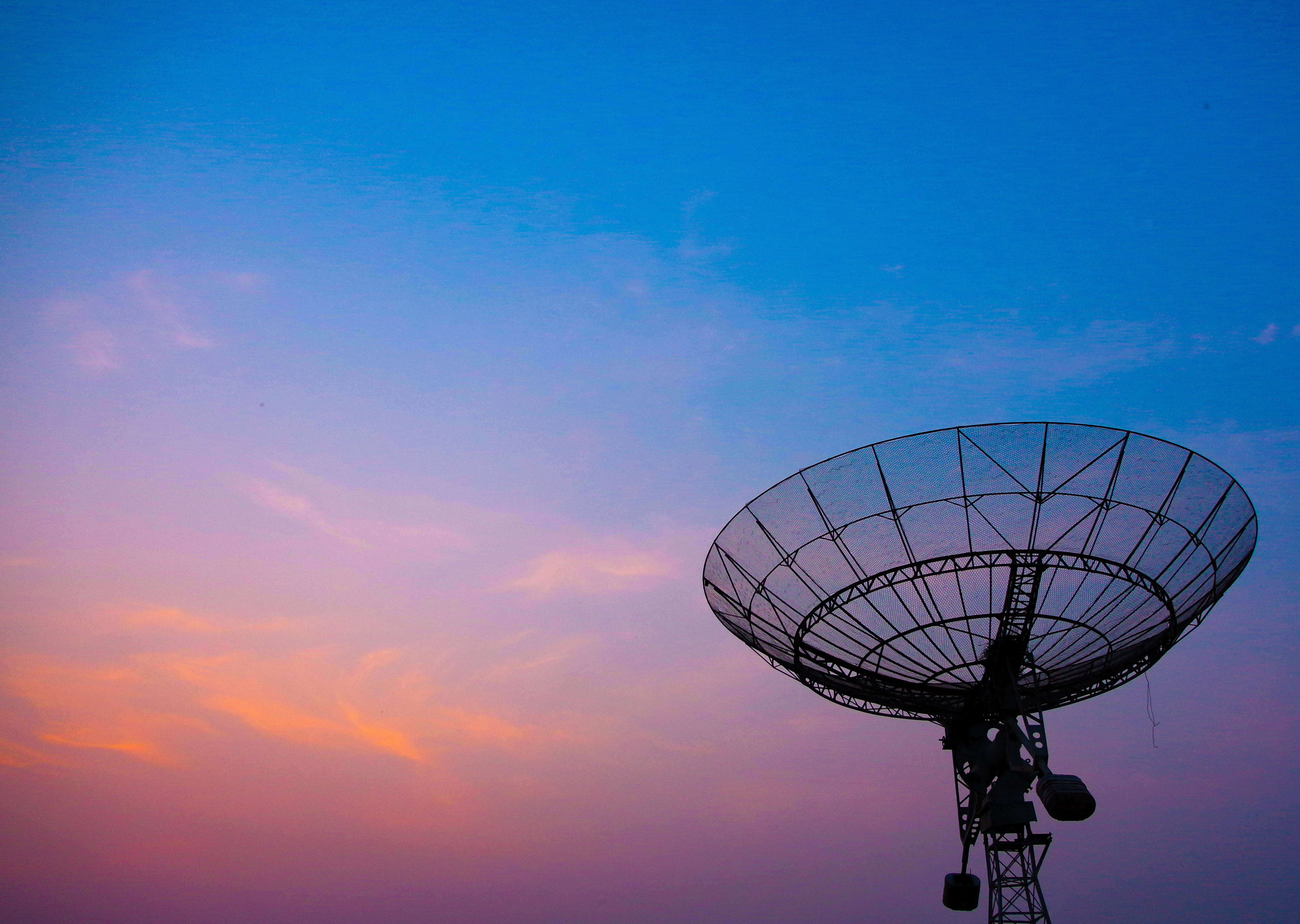 wireless technology, radio wave, cozy, technology, receiving, radar, connection, no people, satellite dish, communication, gorgeous, antenna - aerial, blue, HD Wallpaper
