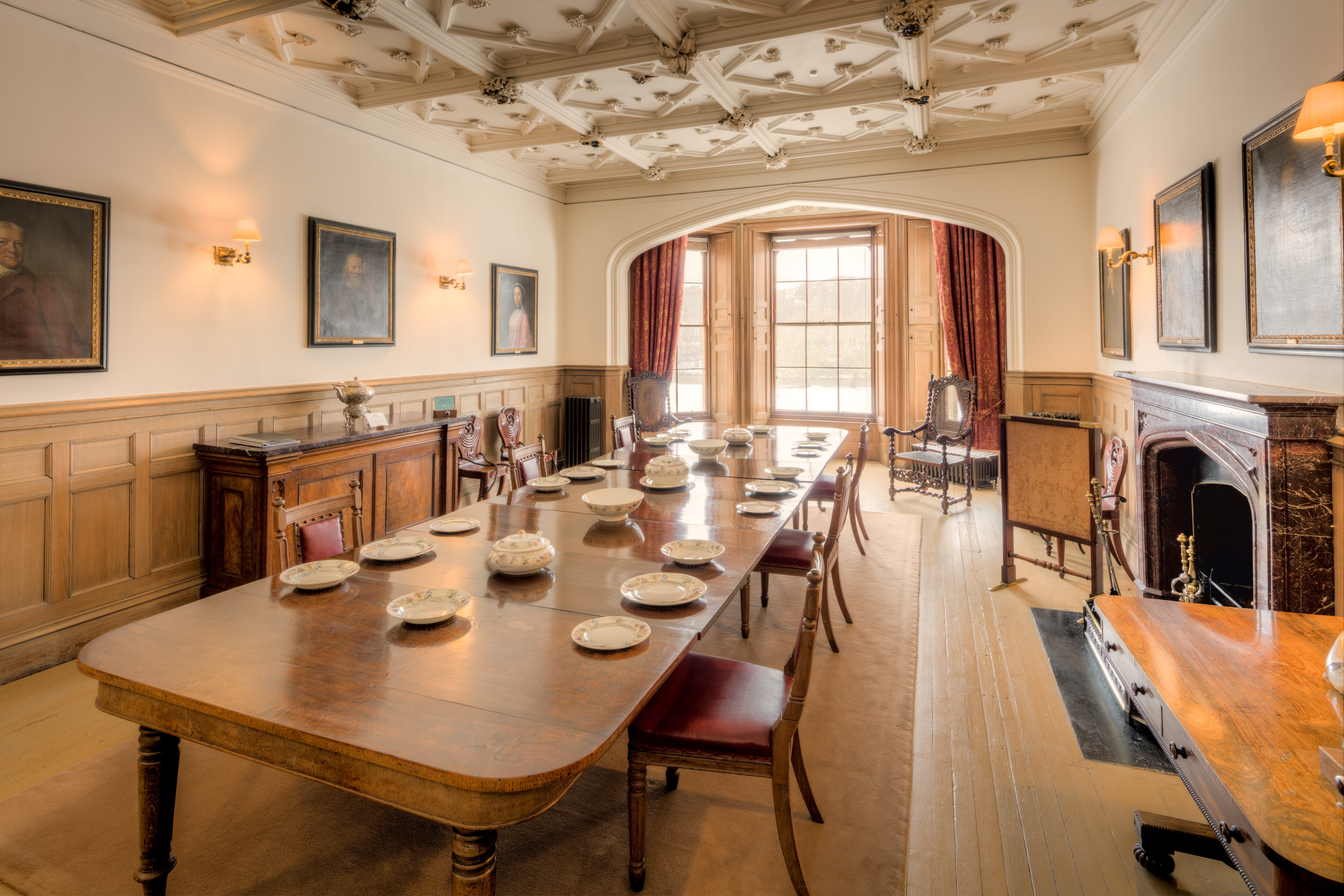 domestic room, furniture, inside, food and drink, place, seats, table, interiors, dining room, ornate, historic, ceiling, interior, business, lighting equipment, HD Wallpaper