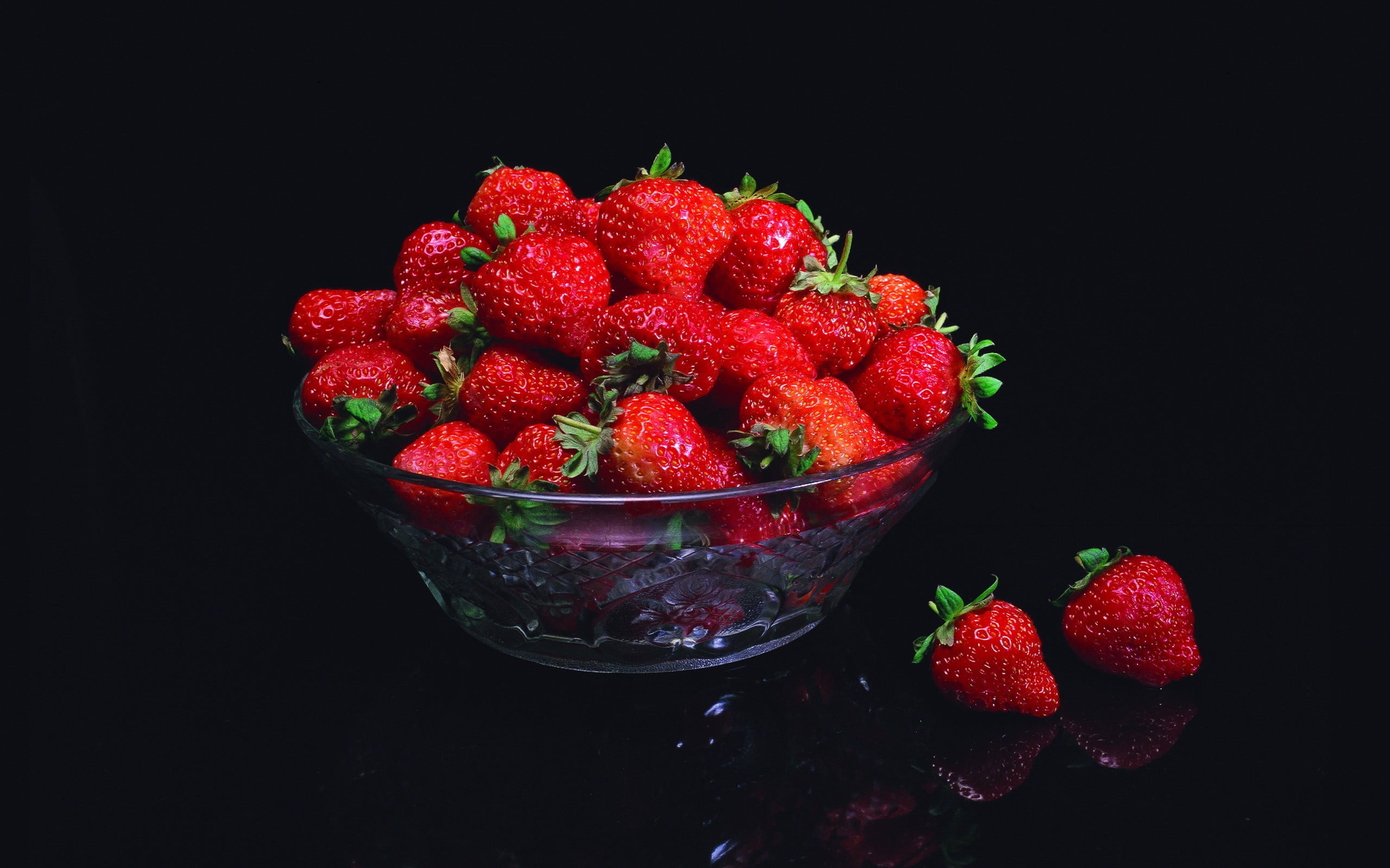 wellbeing, food and drink, strawberries, ripe, juicy, fruit, large group of objects, indoors, freshness, healthy eating, bowl, food, strawberry, still life, HD Wallpaper