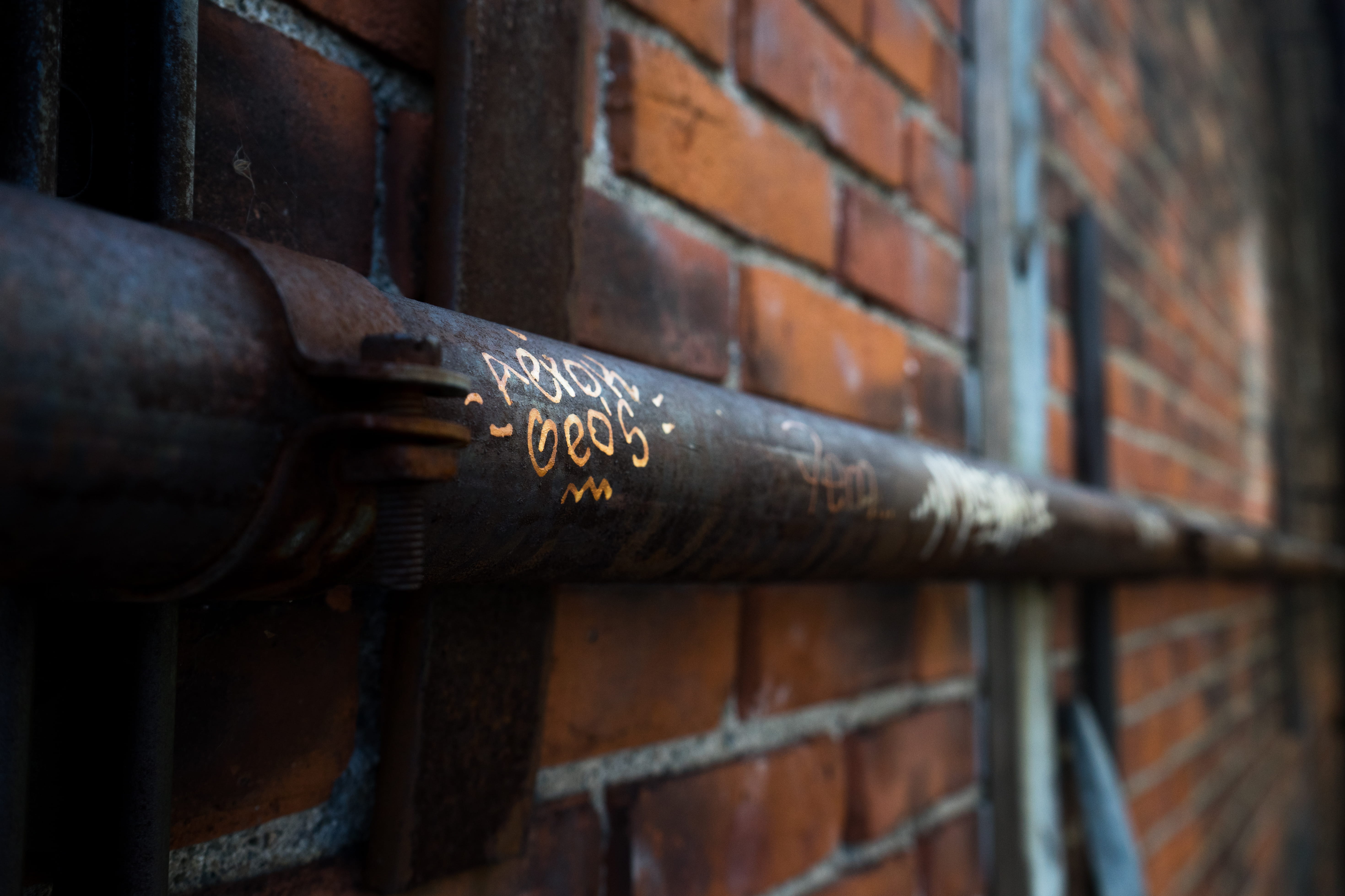 5K, harvard university, brick, autumn, outdoors, pipe, old, connection, day, building exterior, architecture, pattern, rust, united states, rust color, HD Wallpaper