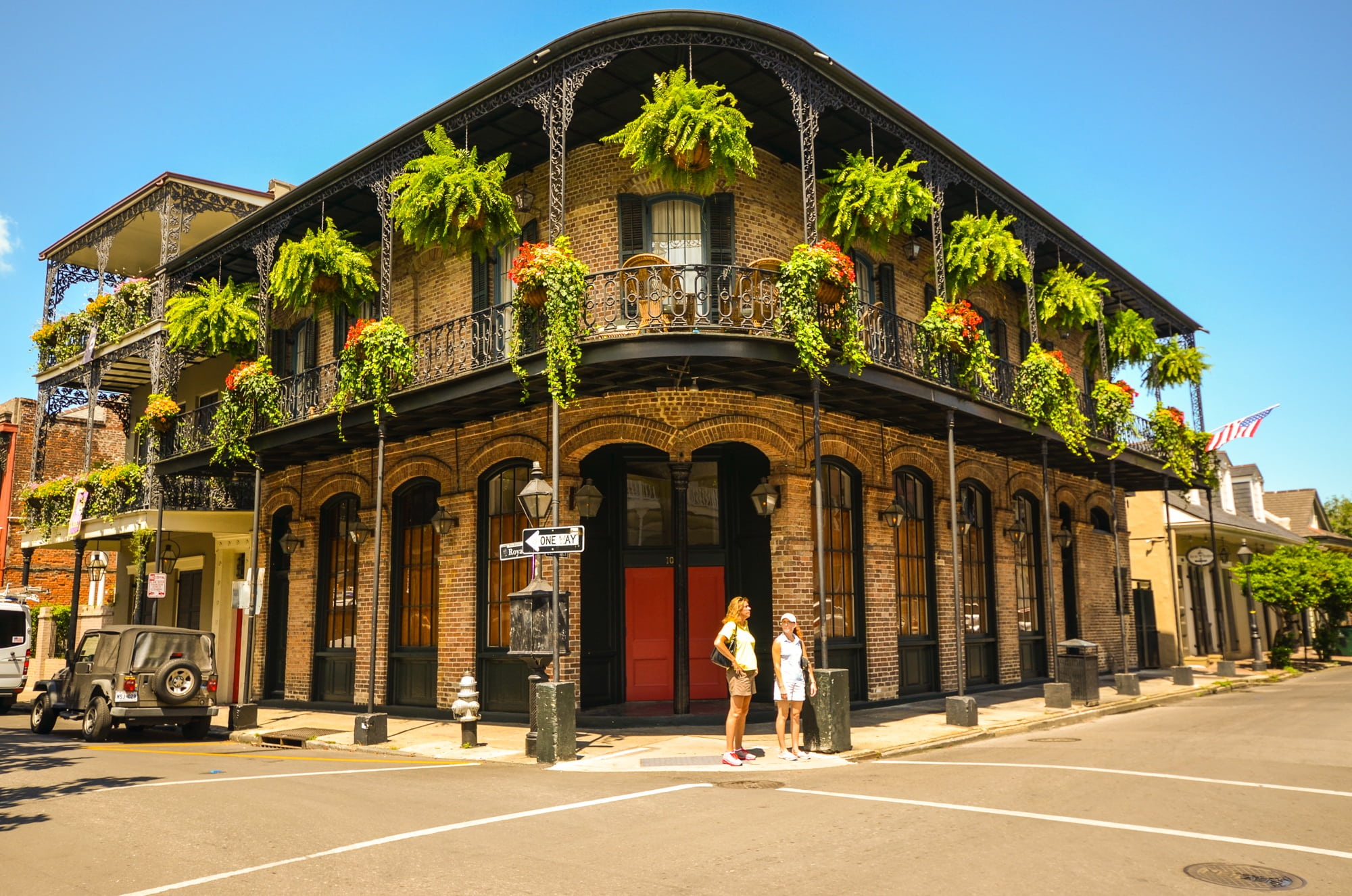 french quarter, new orleans, sunlight, street, nature, the past, louisiana, photo, real people, usa, facade, entrance, arch, road, history, concrete, city, HD Wallpaper