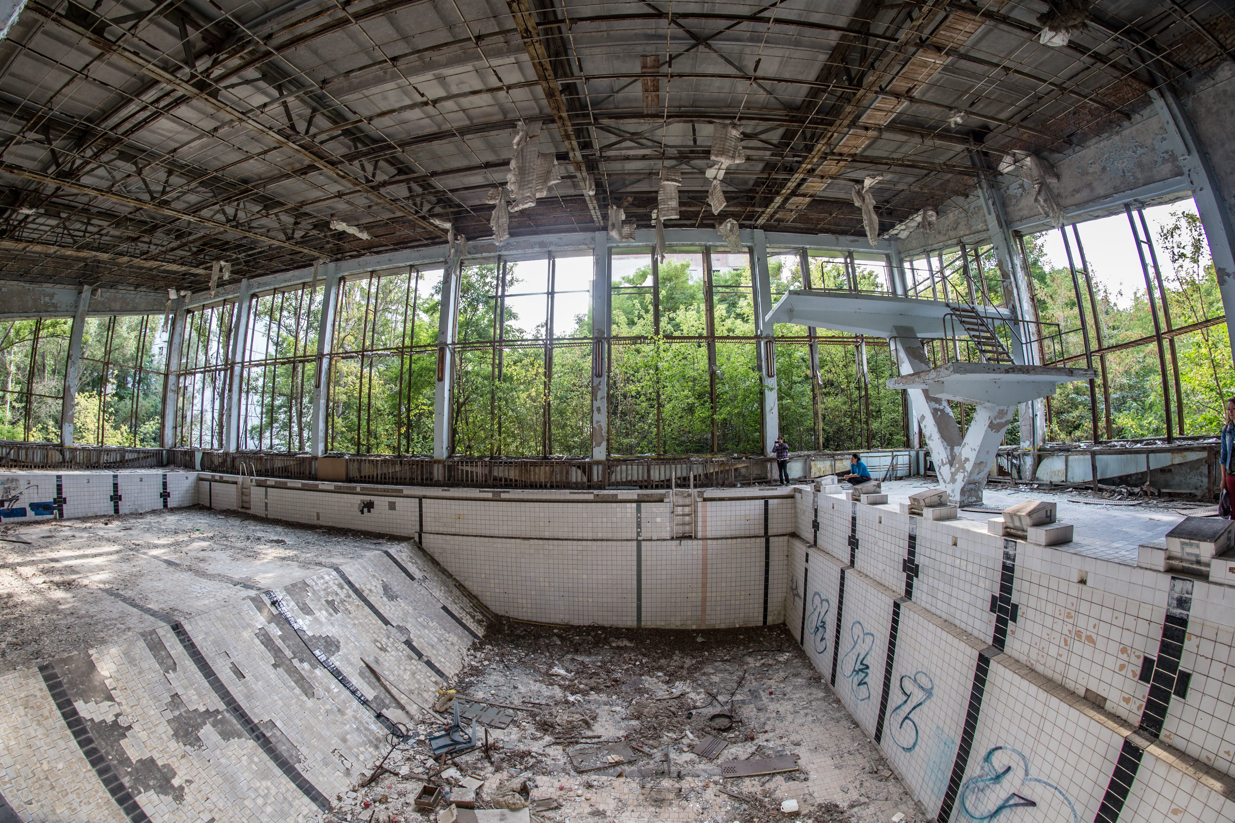 built structure, russia, day, industry, greenhouse, pforphoto, decline, ceiling, soviet union, obsolete, cheekibreeki, stalker, factory, tree, gasmask, HD Wallpaper