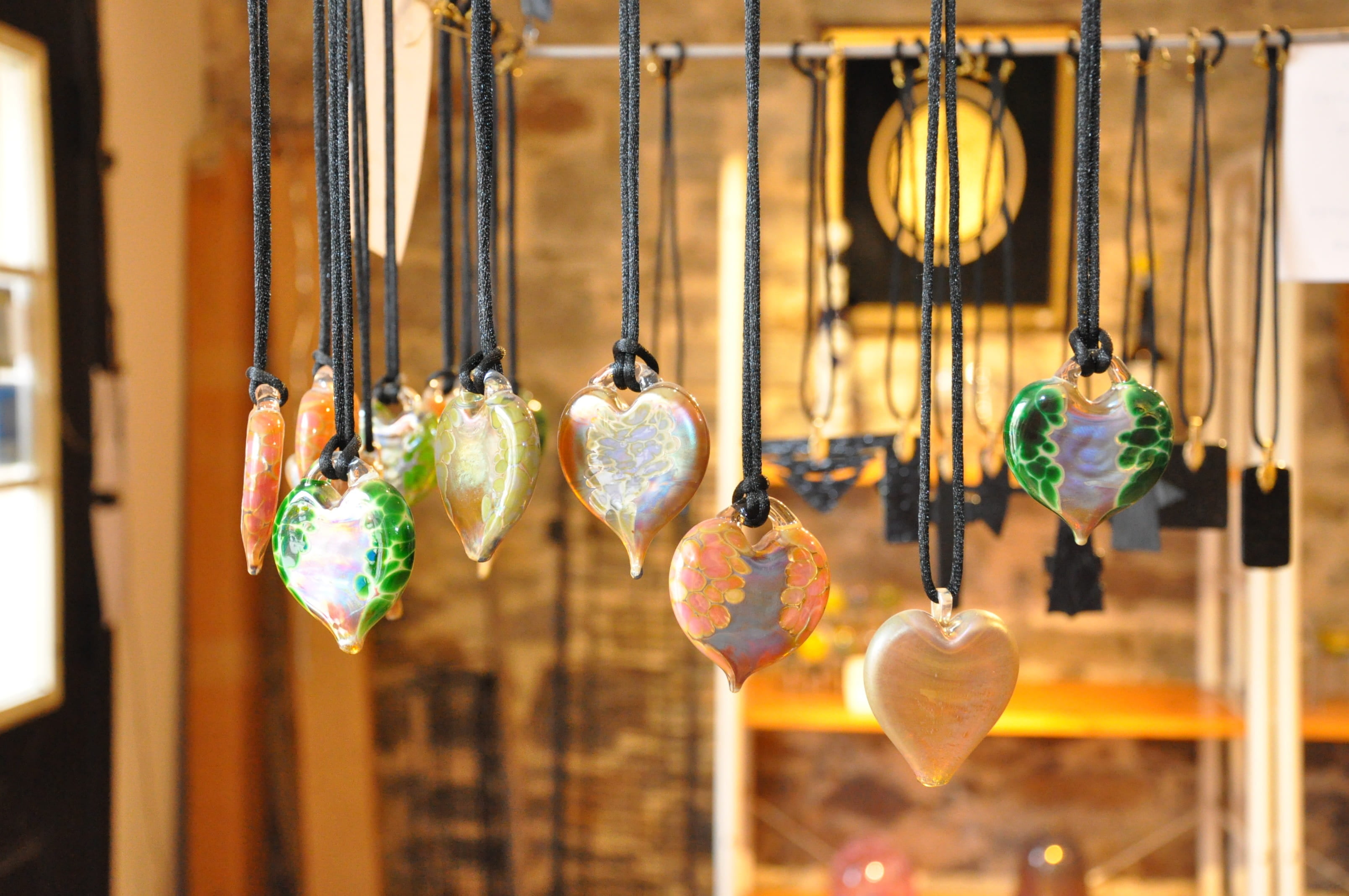 pendant, craft, group of objects, low angle view, love, color, no people, large group of objects, indoors, lot, day, focus on foreground, blurred background, HD Wallpaper