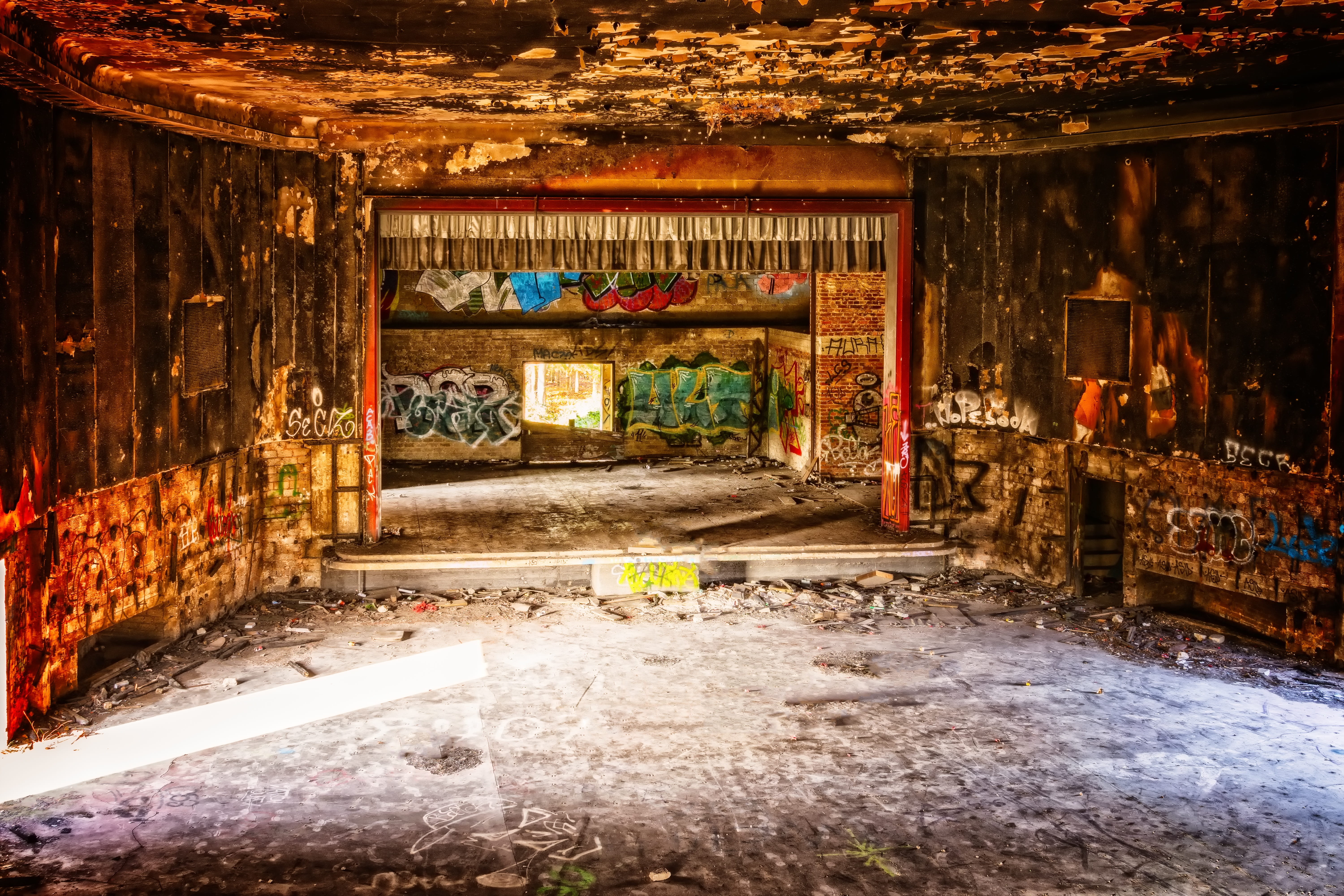 old building, cinema, building, pforphoto, ruined, damaged, flooring, leave, absence, graffiti, ailing, stage, wall, ruin, dilapidated, bad condition, old, HD Wallpaper